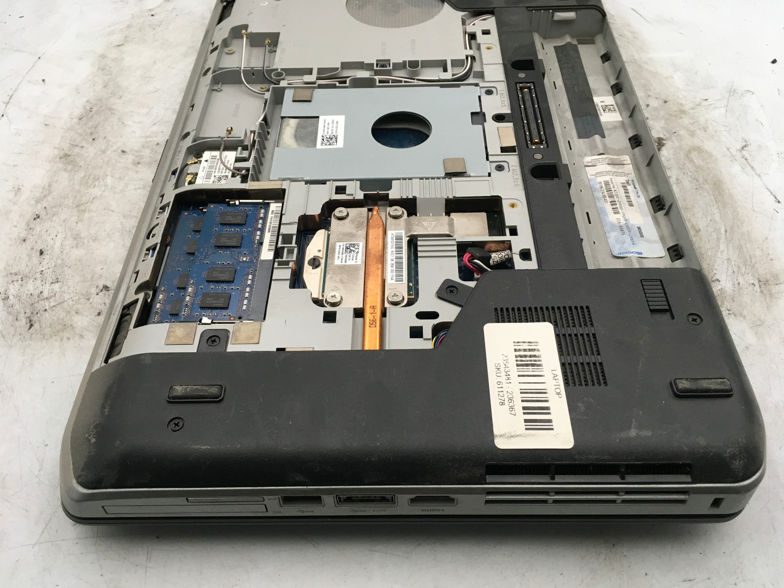 DELL LATITUDE E5530 – FOR PARTS – INTEL CORE I5 – 4GB RAM – READ DESCRIPTION -BB