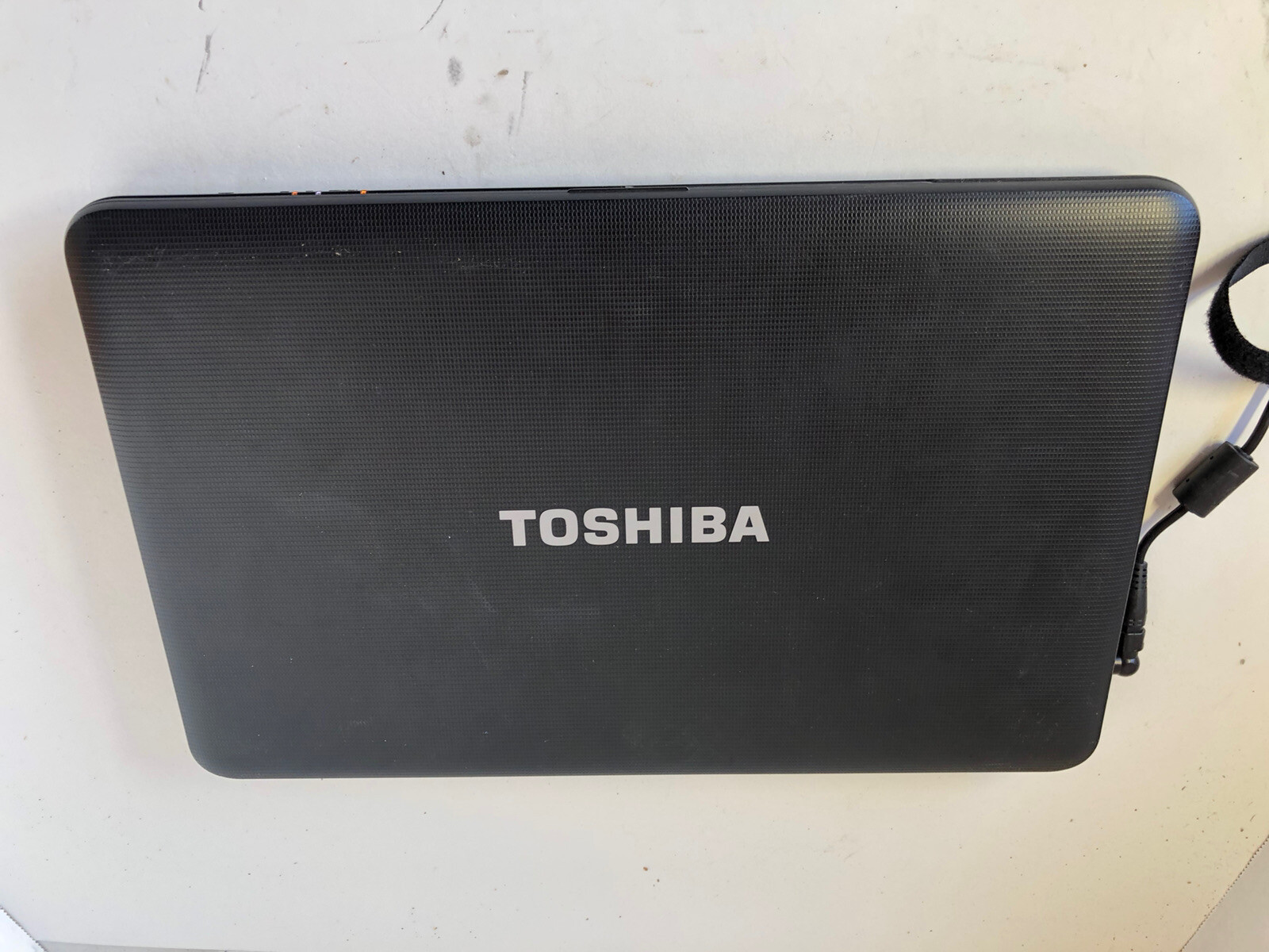 TOSHIBA SATELLITE C855D-S5315 PART NO PSCBQU-00F009 LAPTOP AS IS