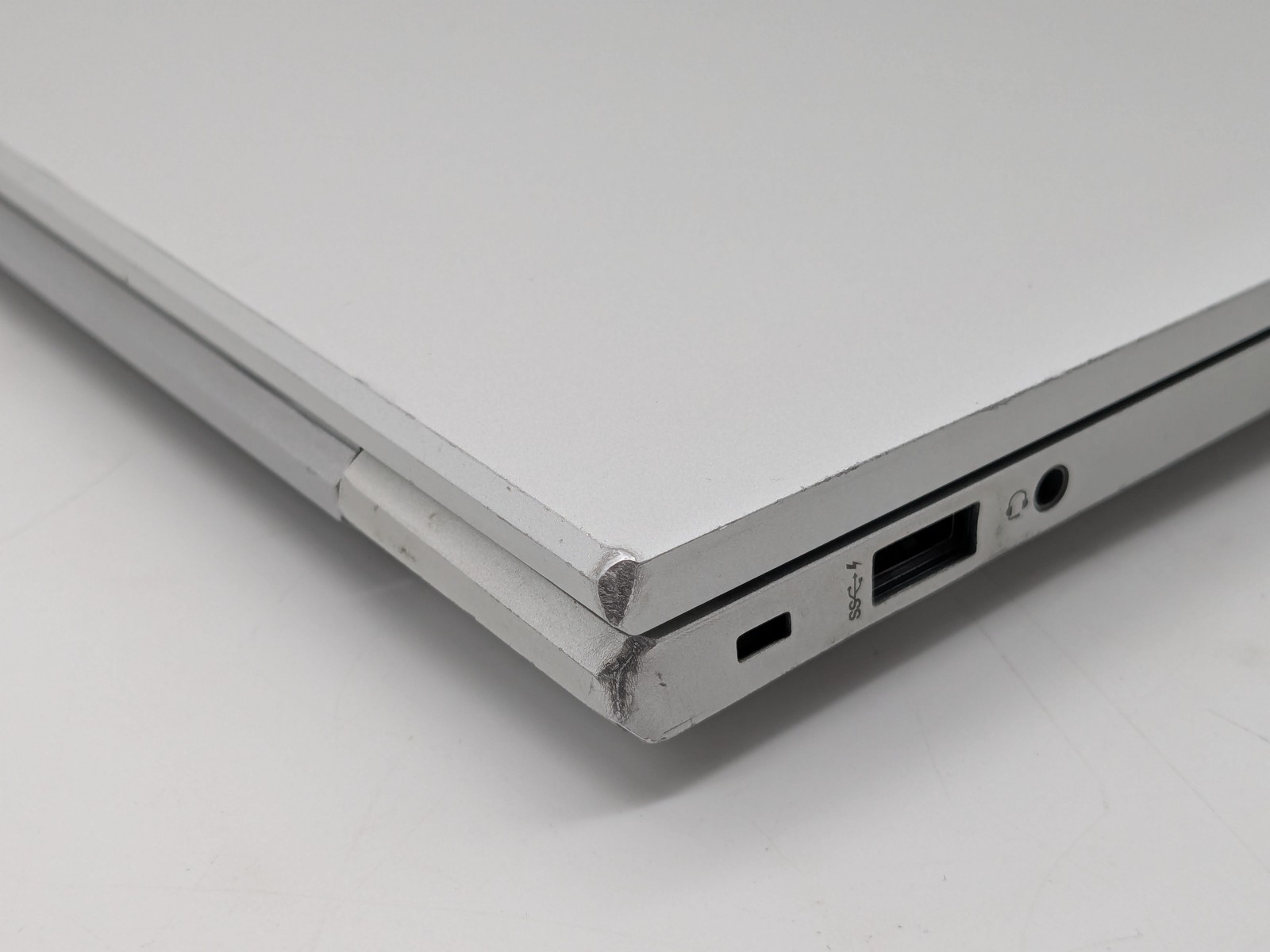 HP EliteBook 855 G8 15″ FHD Touch RYZEN 7 PRO 5850U 512GB SSD 16GB W11 Backlit