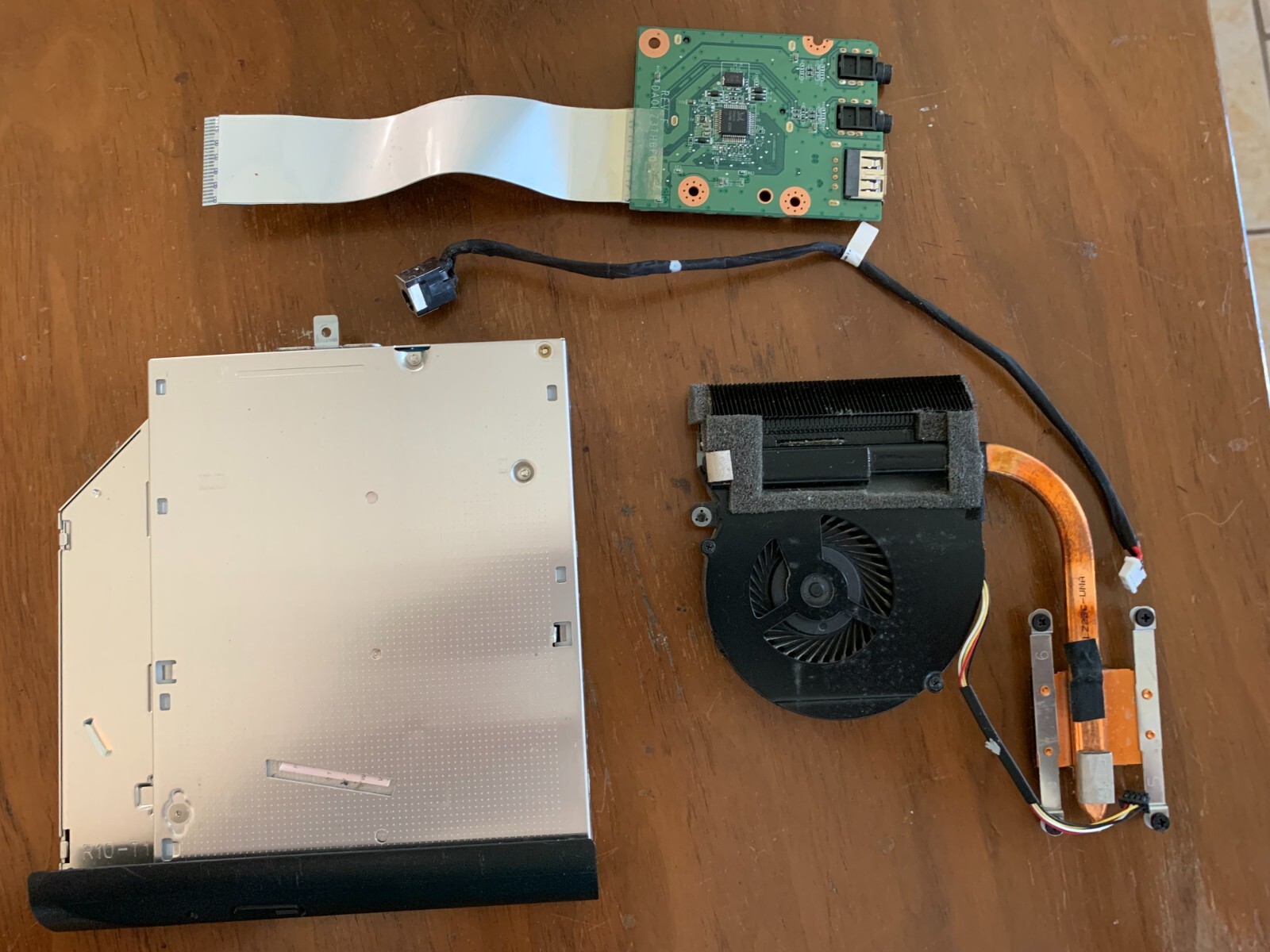 LENOVO IDEAPAD Z585 DVD-R/W, Power jack pigtail, fan/heatsink, USB/audio jack bd