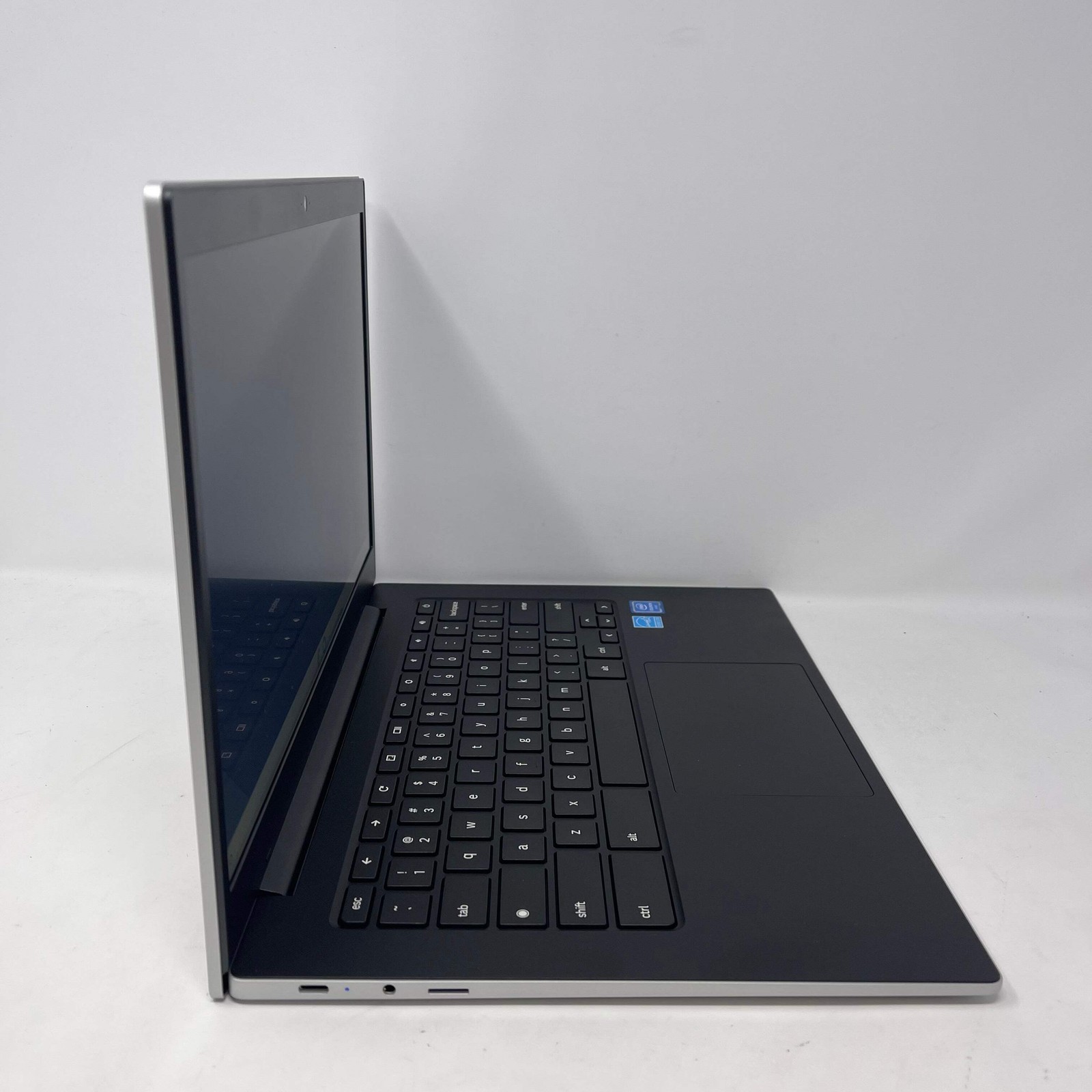 Samsung Galaxy Chromebook XE345XDA 14″ Celeron N4500 1.1GHz 4GB RAM 32GB SSD