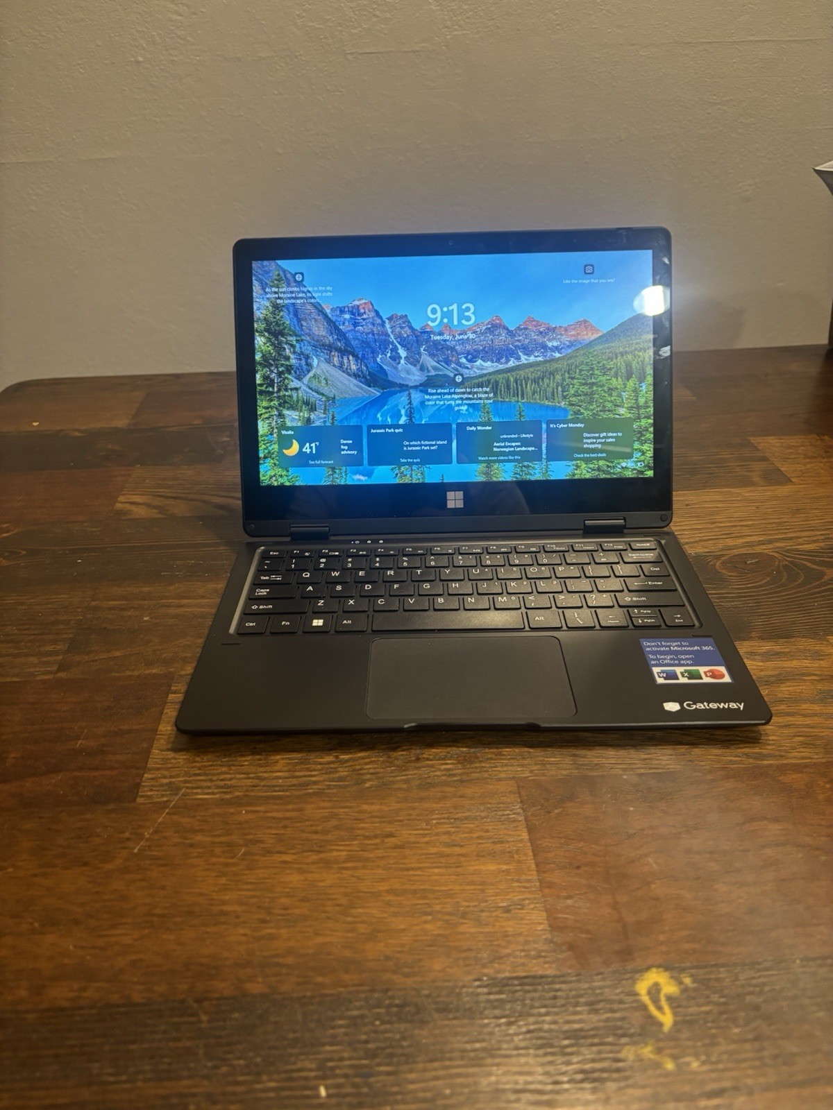 Gateway 13.1” 2-in-1 Convertable Touchscreen Laptop,