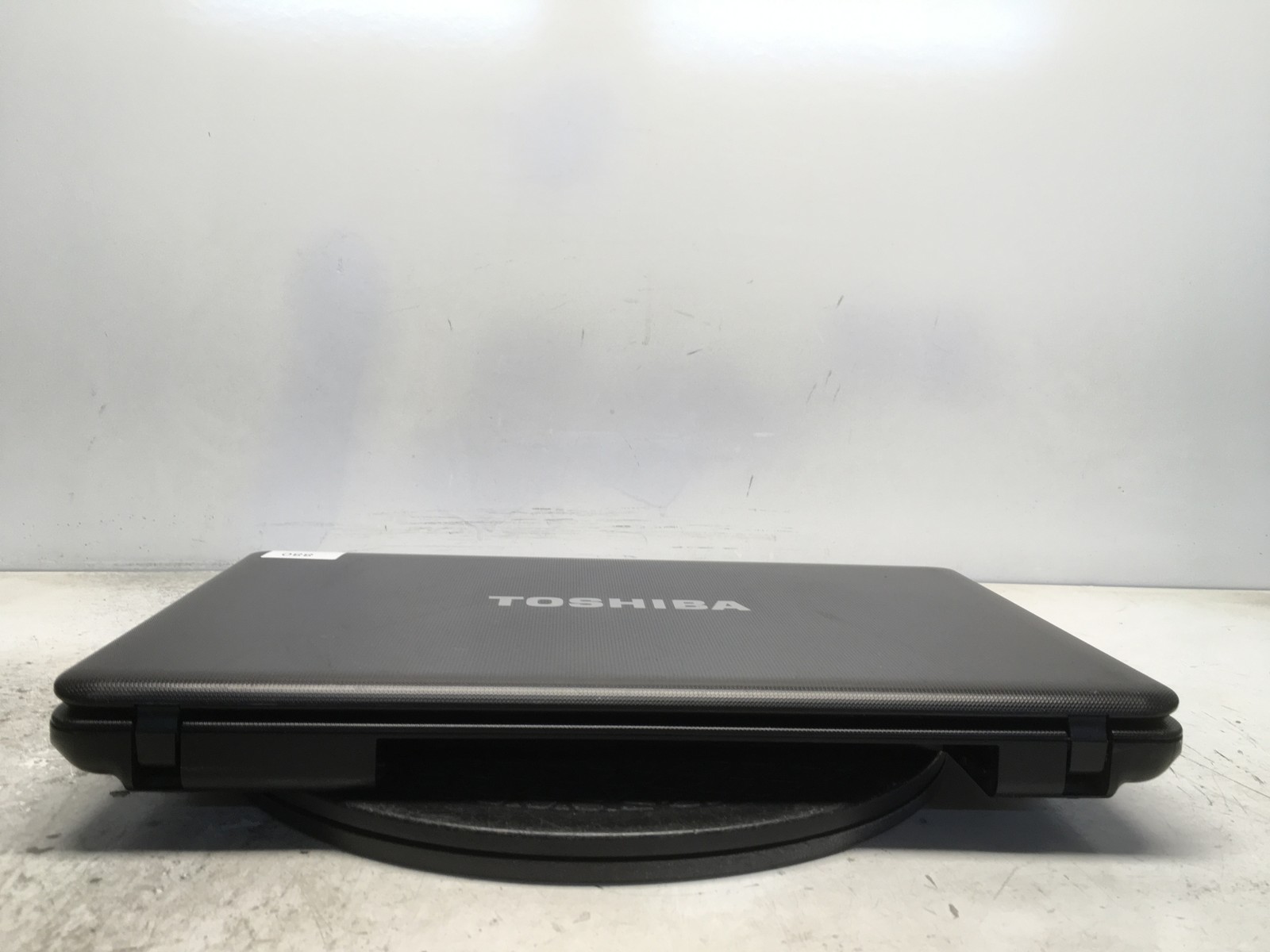 Toshiba Satellite C655-S5125 Intel Celeron 925 2.3GHz 2 GB NO HDD No Batt