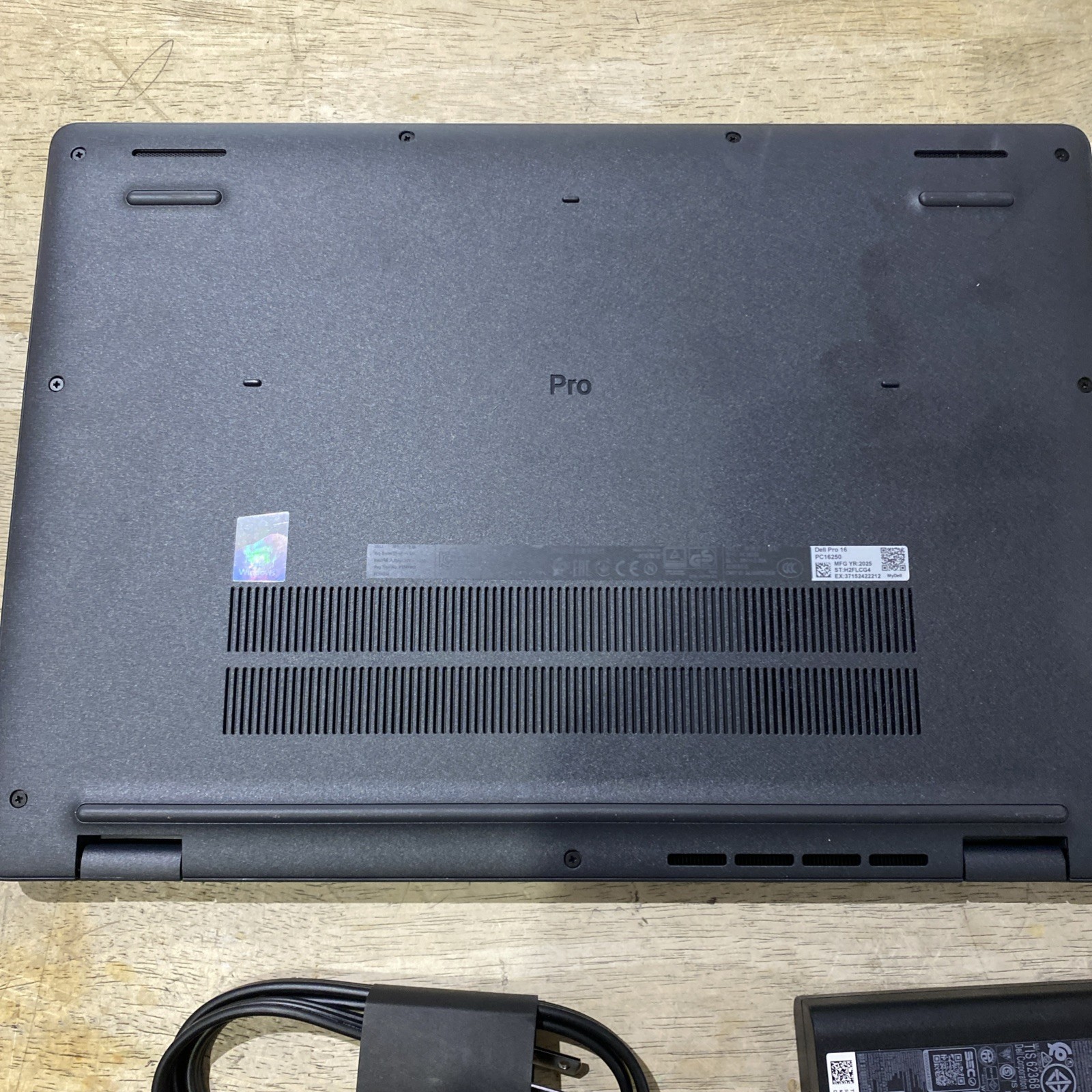 Dell Pro 16 MC16250 16″ Core Ultra 7 265H 2.2GHz 16GB RAM 512GB SSD
