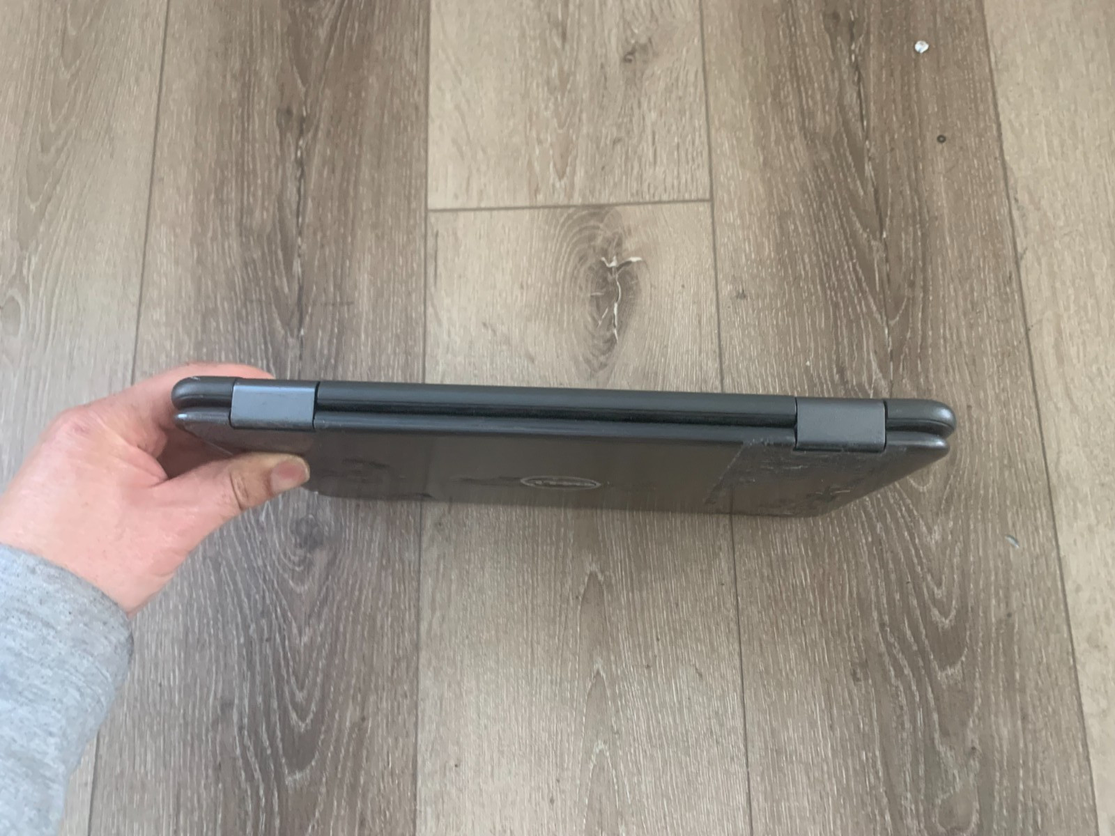 Dell Inspiron 3185 11.6″ AMD A9-9420e Radeon R5 1.80GHz 4GB RAM 500GB HDD Win10