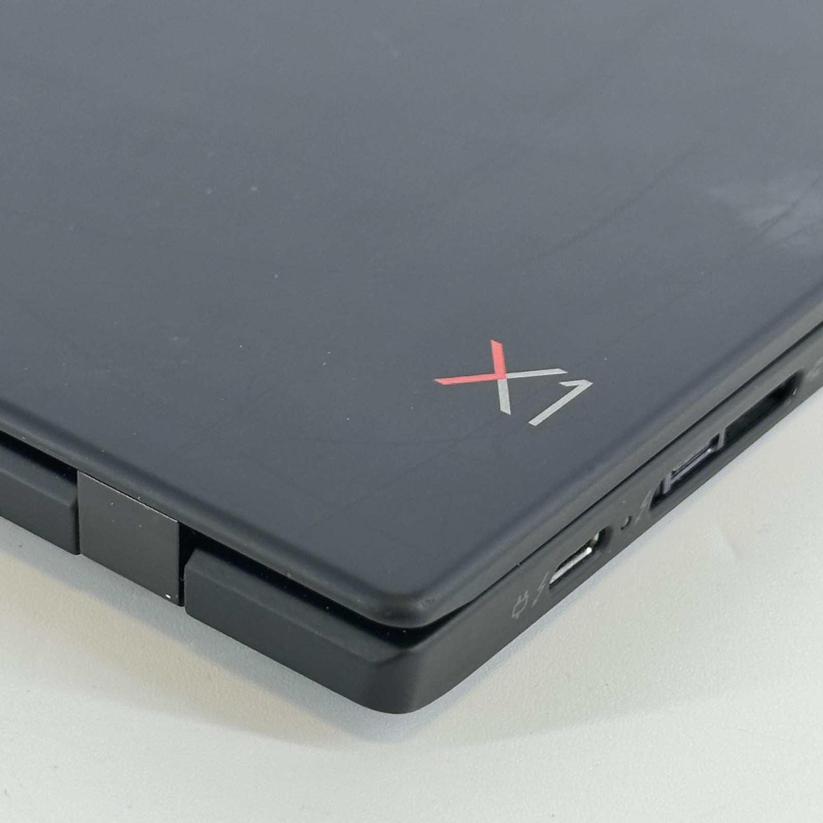 Lenovo ThinkPad X1 Carbon Gen 6 14 FHD i5-8350U 1.70GHz 16GB 256GB SSD Very Good