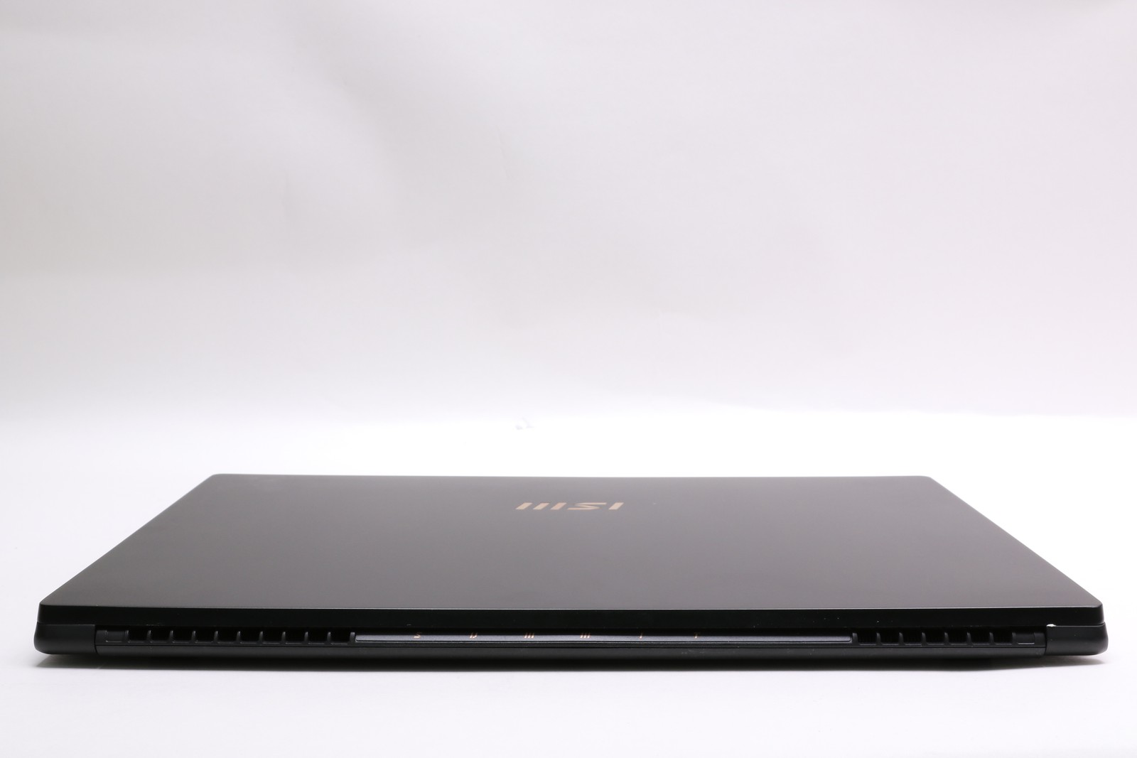 15″ MSI Summit E15 A11scst, i7-1185G7, 32GB, 1TB SSD, GTX 1650 Ti with Max-Q