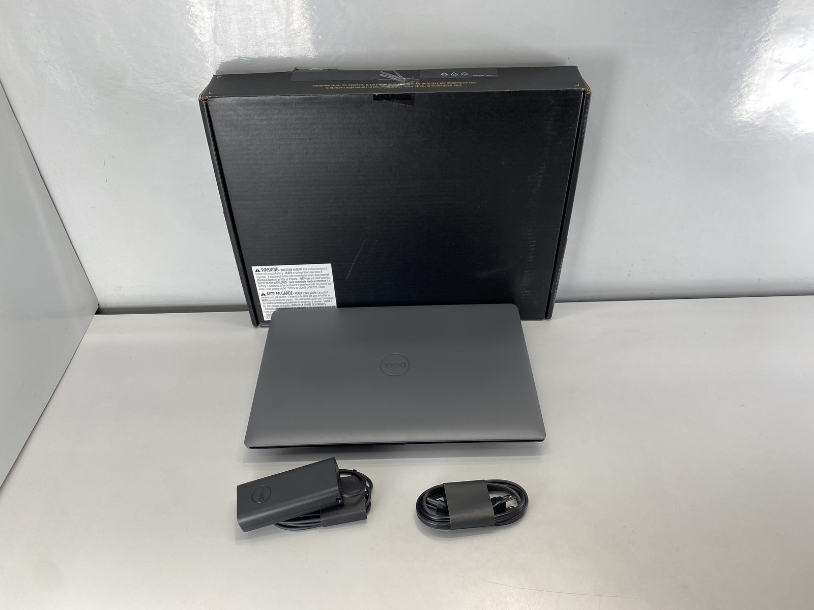 Dell Laptop Latitude 3550 15.6″ Intel Core i5-1335U 256GB – Dark Gray