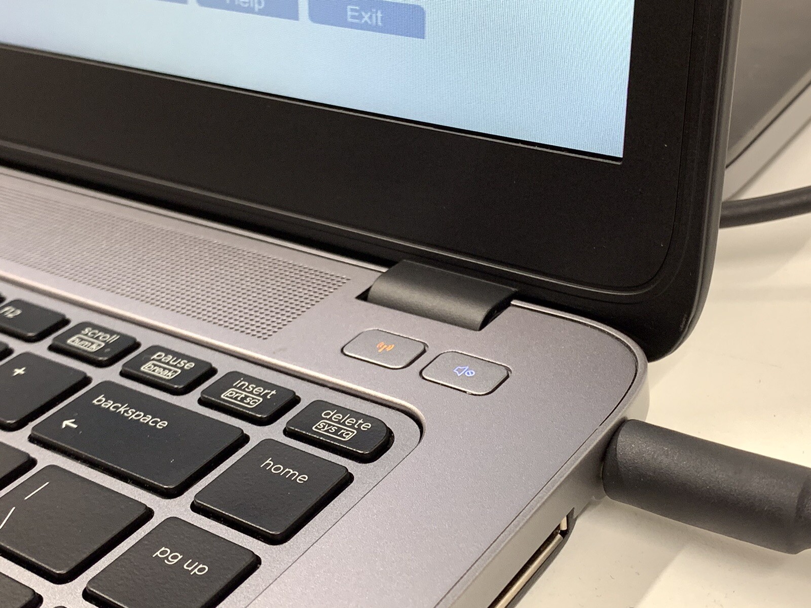 HP EliteBook 840 G2 14″ CORE i5-5300U @ 2.30GHz | 4GB RAM | NO HDD | #T82