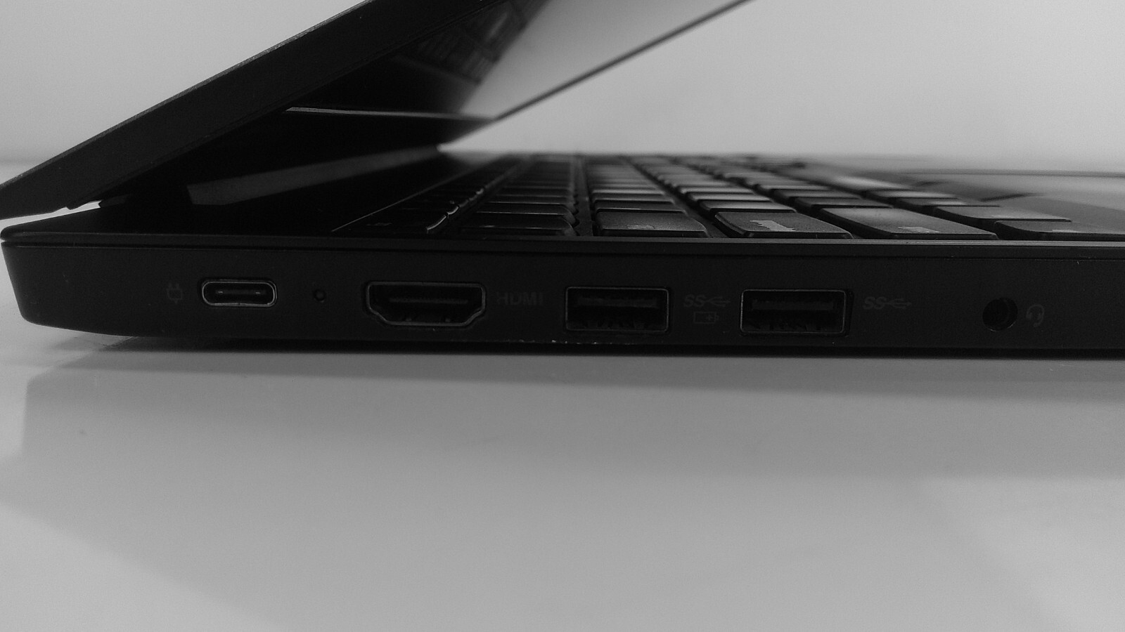 Lenovo ThinkPad E580 i5-7200U 12GB RAM No HDD No OS 15.6″ Laptop READ