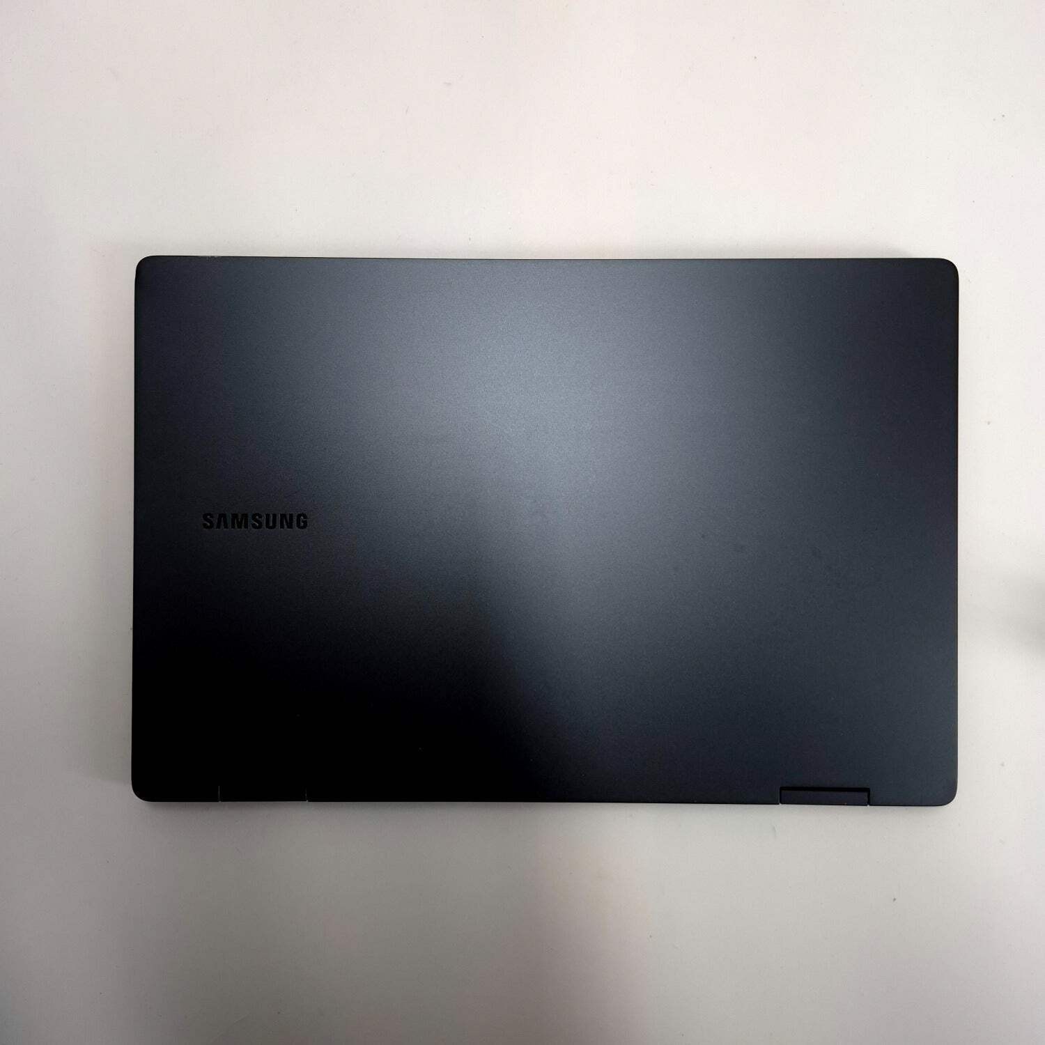 Samsung Galaxy Book 3 NP730QFG 13.3″ i5-1340P 1.9GHz 8GB RAM 512GB SSD