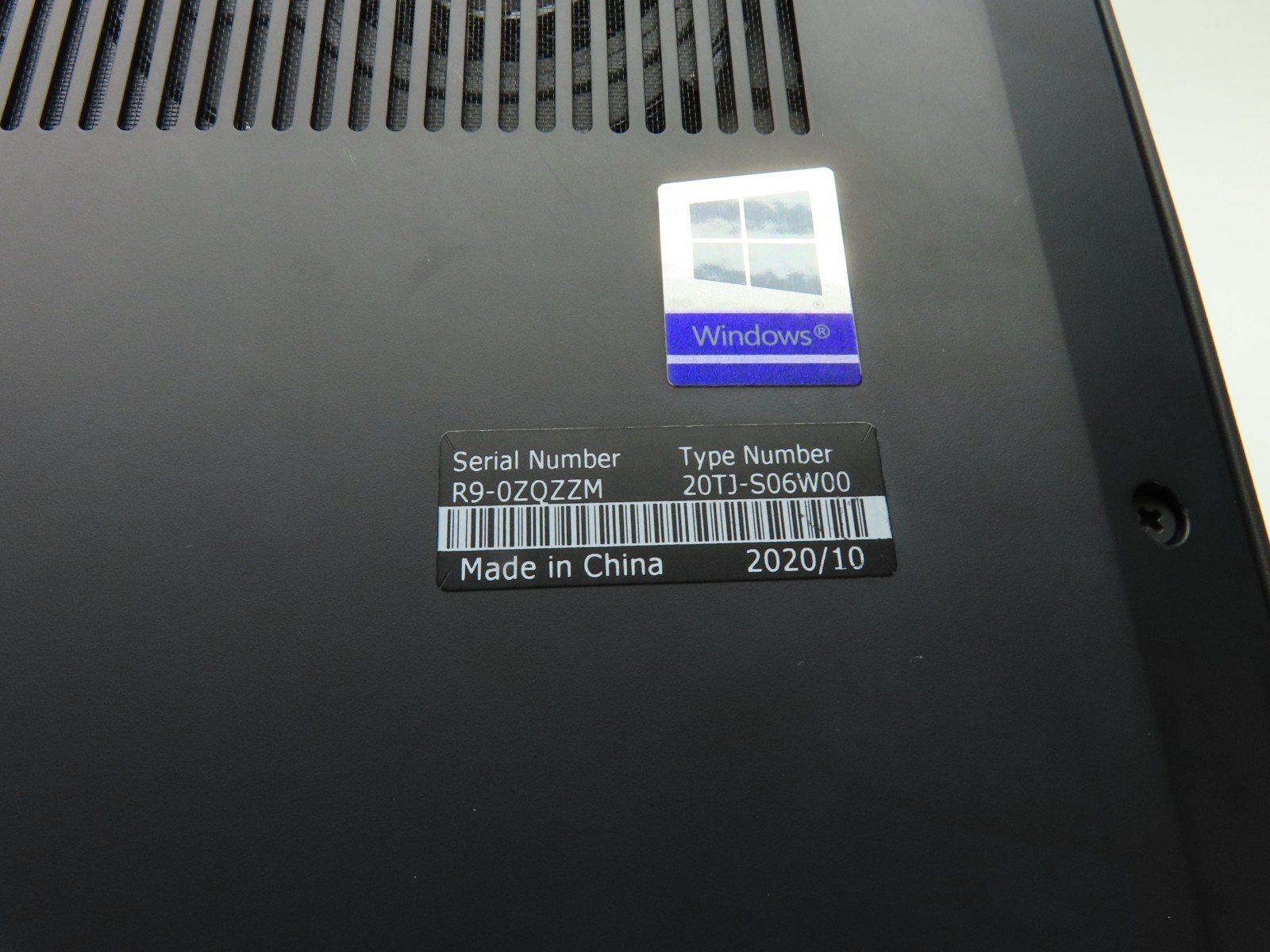 Lenovo ThinkPad P1 Gen 3 15.6″ i7-10850H 2.7GHz 16GB RAM 512GB SSD T1000