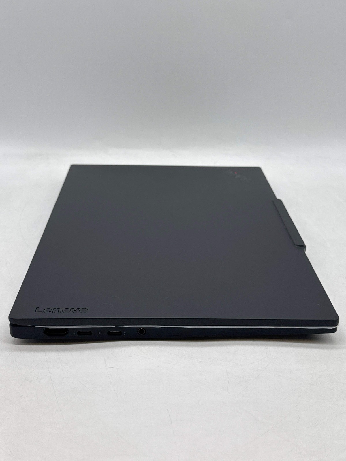 Lenovo ThinkPad X13 Gen 6 13.3″ intel Core Ultra 5 235U 512GB SSD 32GB DDR5 RAM