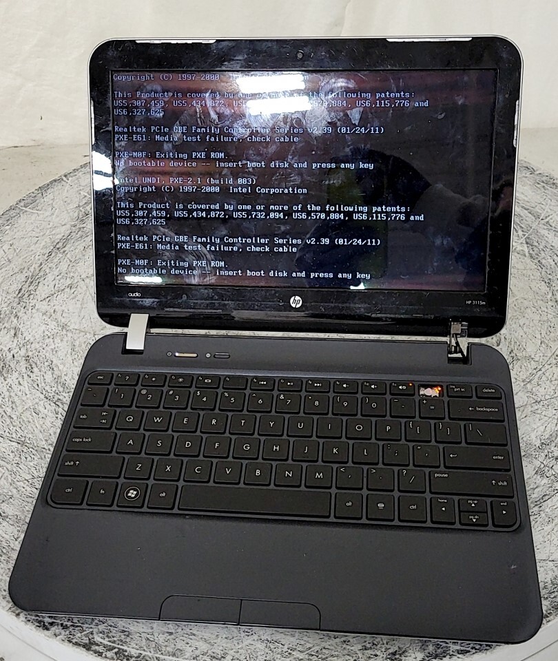 HP 3115M LJ527UT#ABA Laptop PC AMD E-300 APU 4GB 320GB SEE NOTES