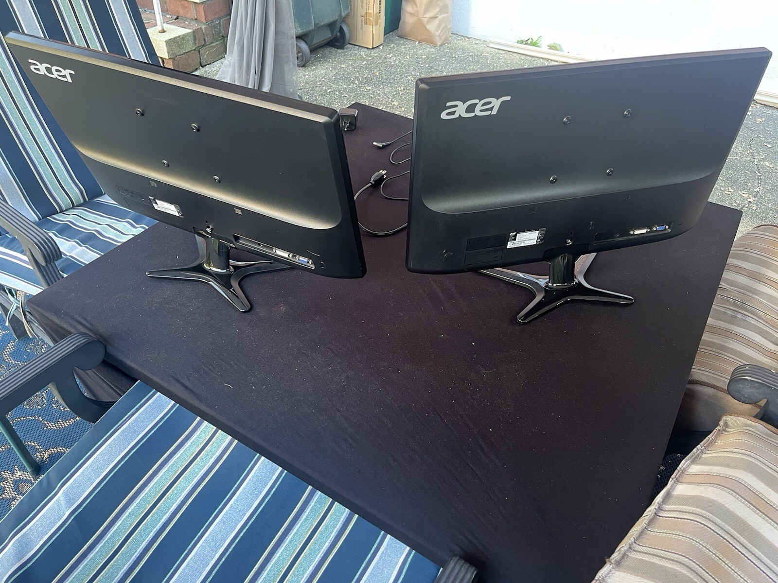 Acer LCD Monitors, 1 Power Cord, 1 UK Outlet Converter