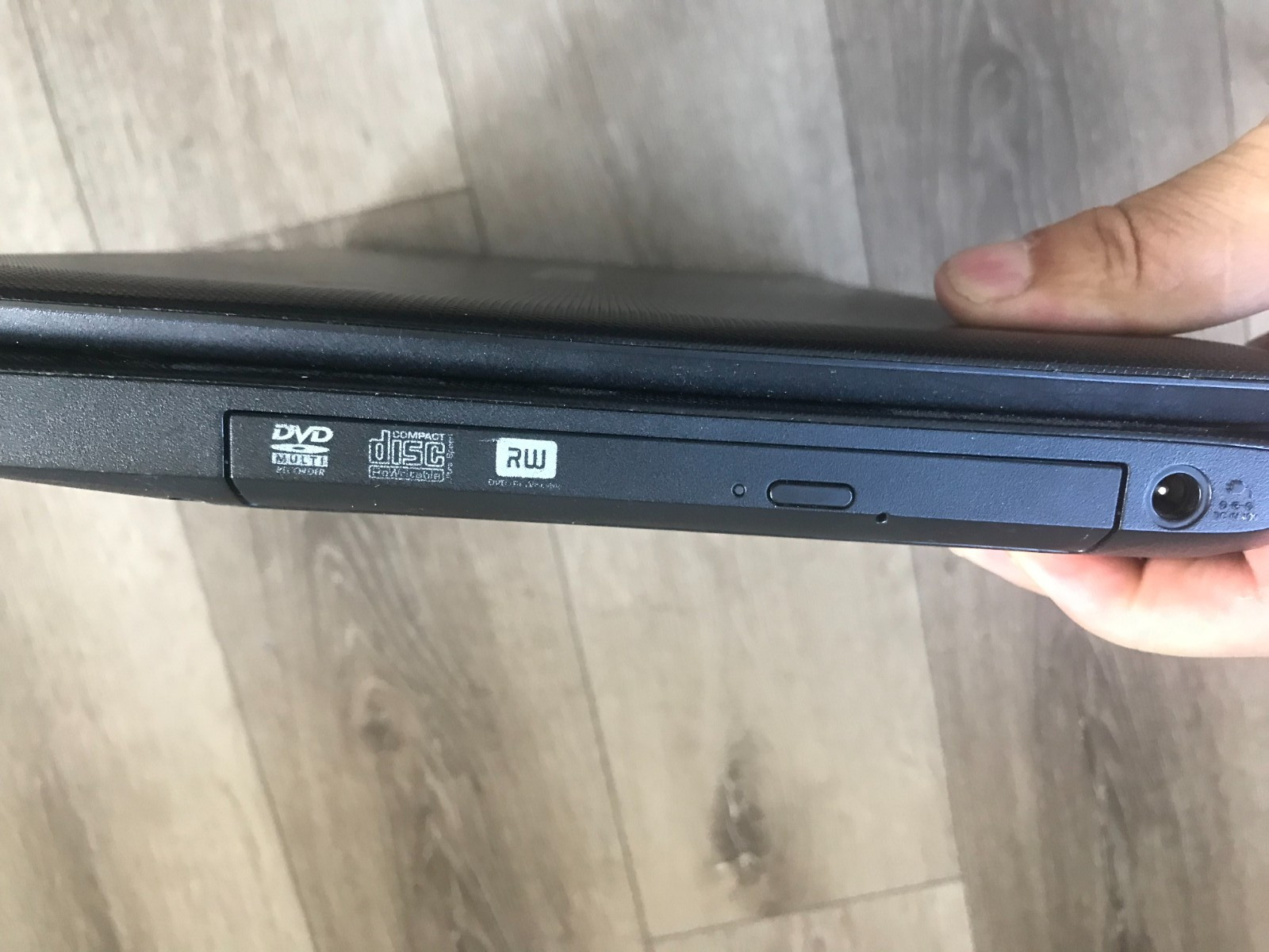Toshiba Satellite C655-S5049 15.6″ Intel Celeron 900 2.20GHz 2GB RAM 250GB HDD
