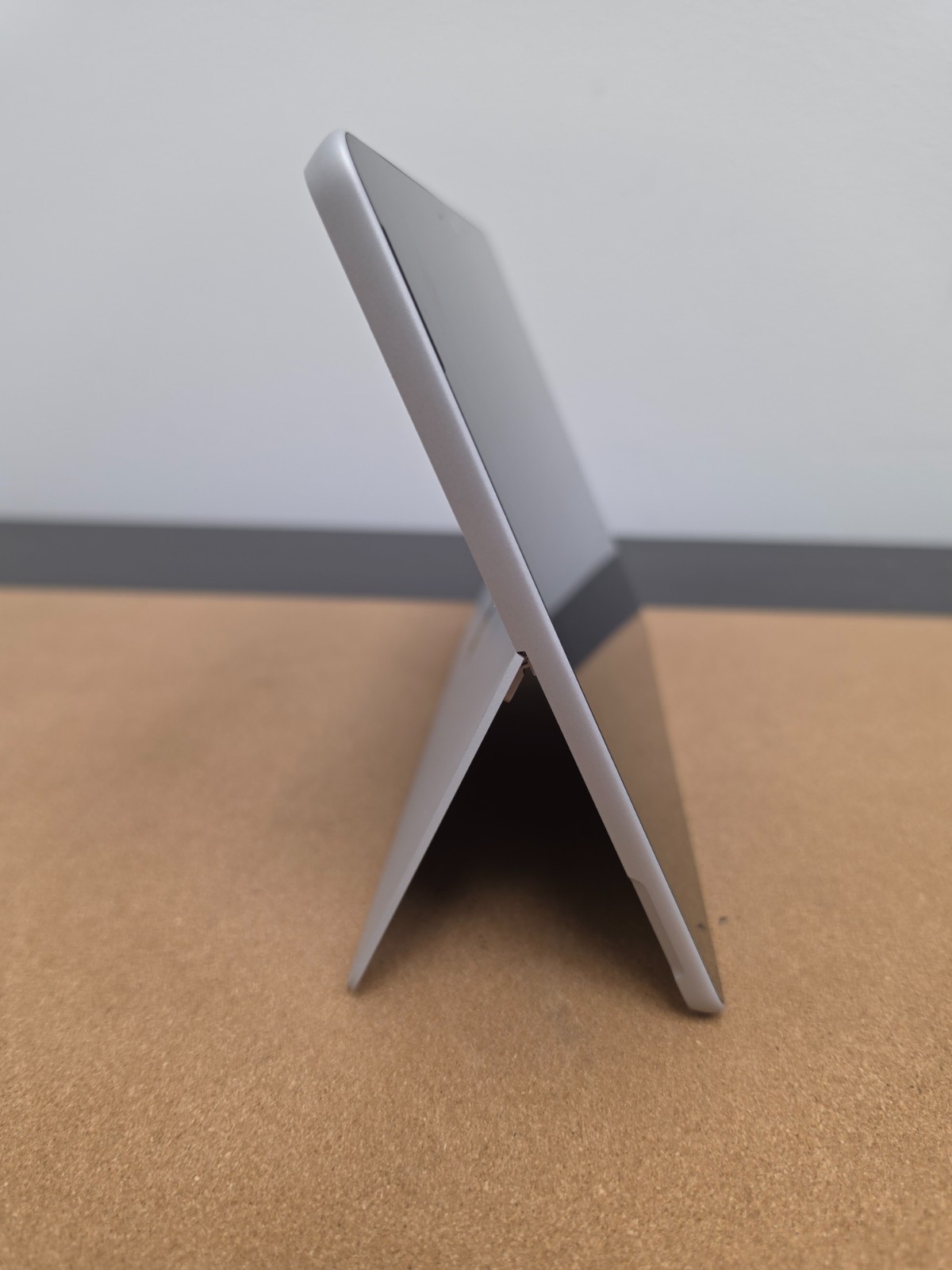 Microsoft Surface Go 2 m3-8100Y 8GB Ram 128GB SSD Win 11 Pro