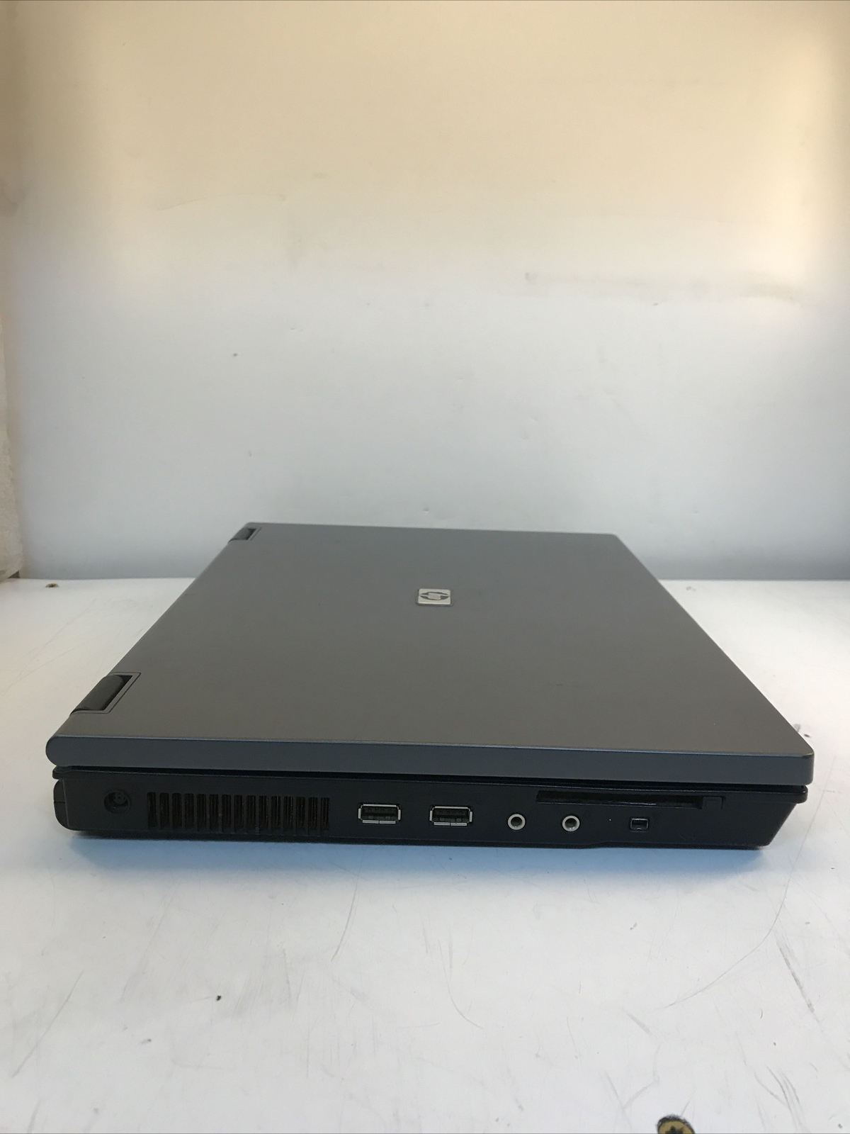 HP Compaq 6710b Core 2 Duo 2.0GHz 2GB RAM No HDD Boot to BIOS.
