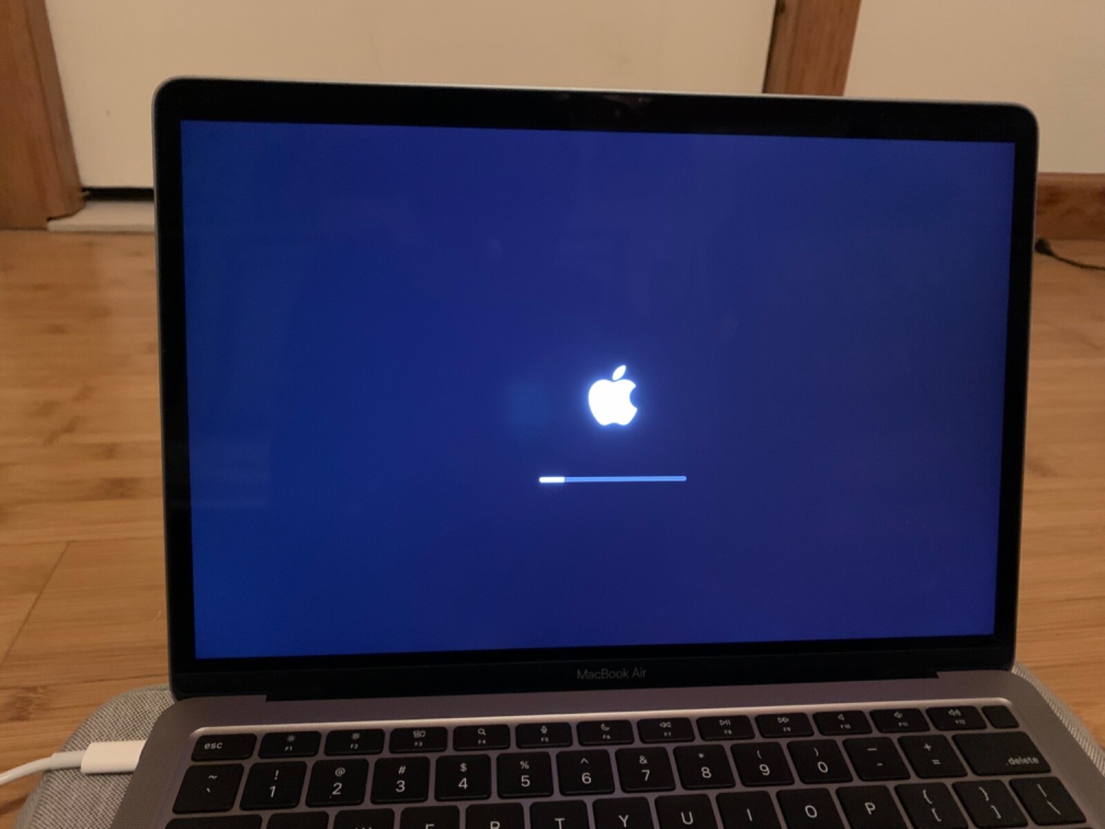 MacBook Air with Apple M1chip pre-owned in really good condition