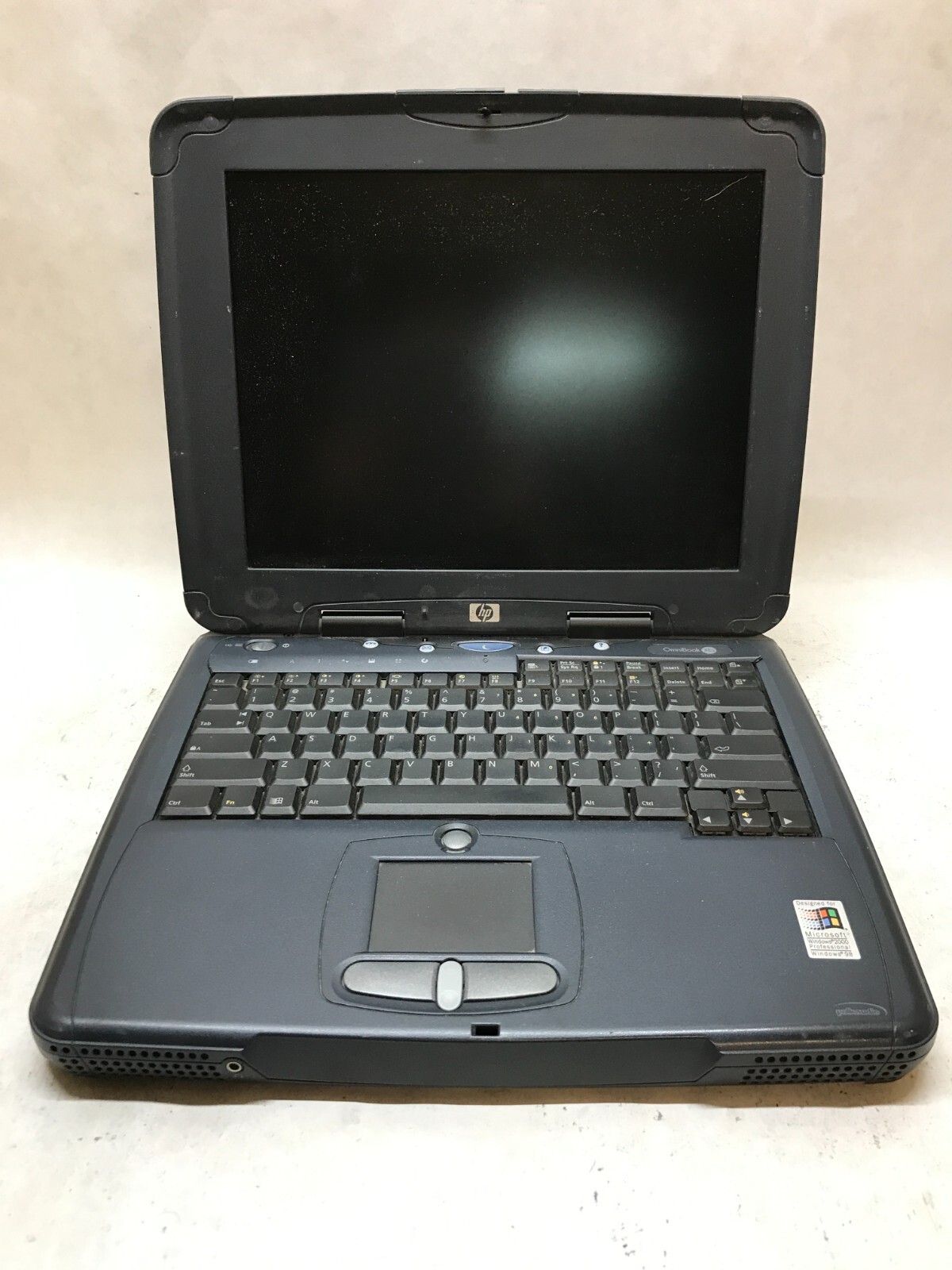 HP Omnibook XE3 F2300KT *Unknown Specs* For Parts/Repair POWER DEAD AS IS – -DW