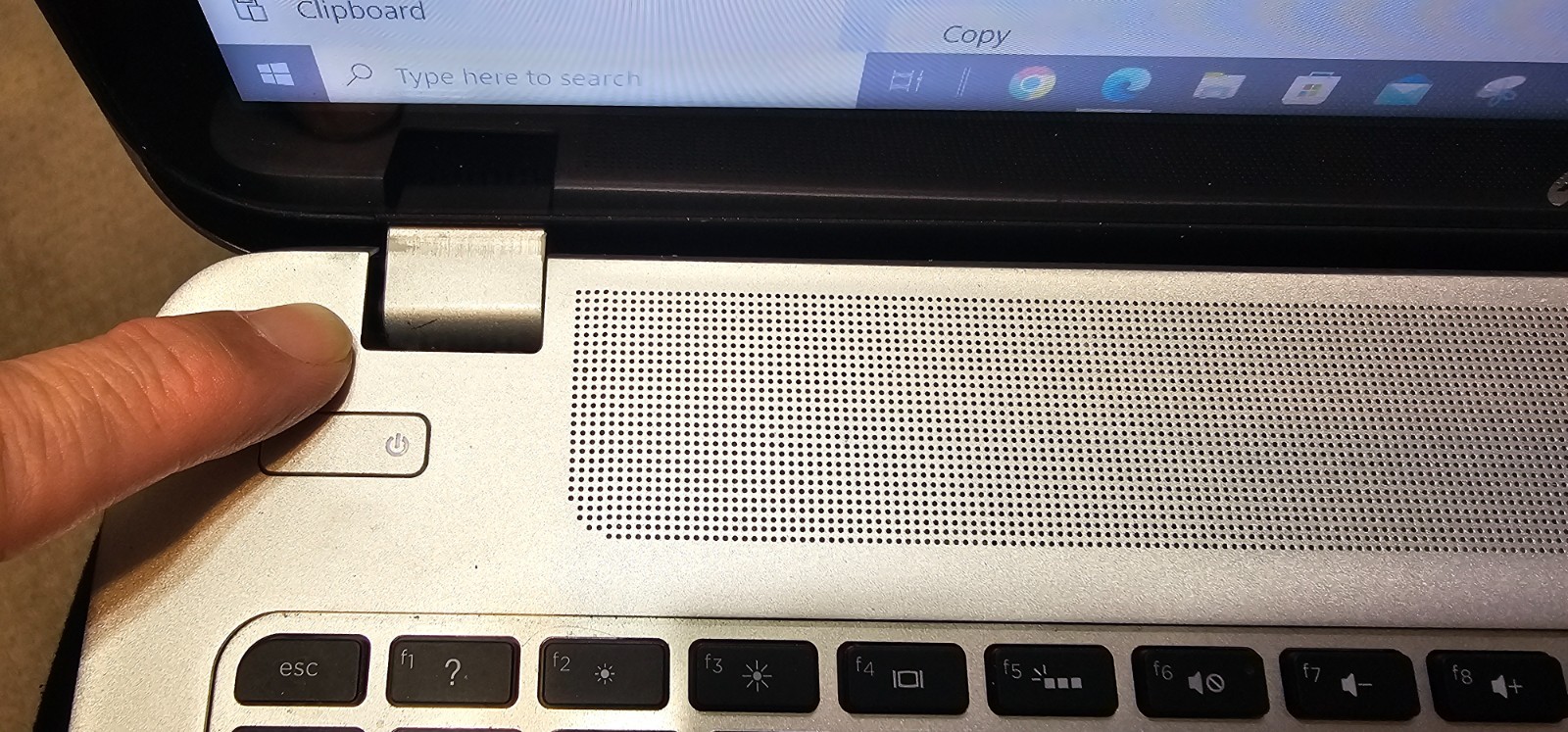 HP Envy156 15” screen, Intel Core i7-4700MQ CPU at 2.4 GHz, 12 GB RAM, 1 TB HD