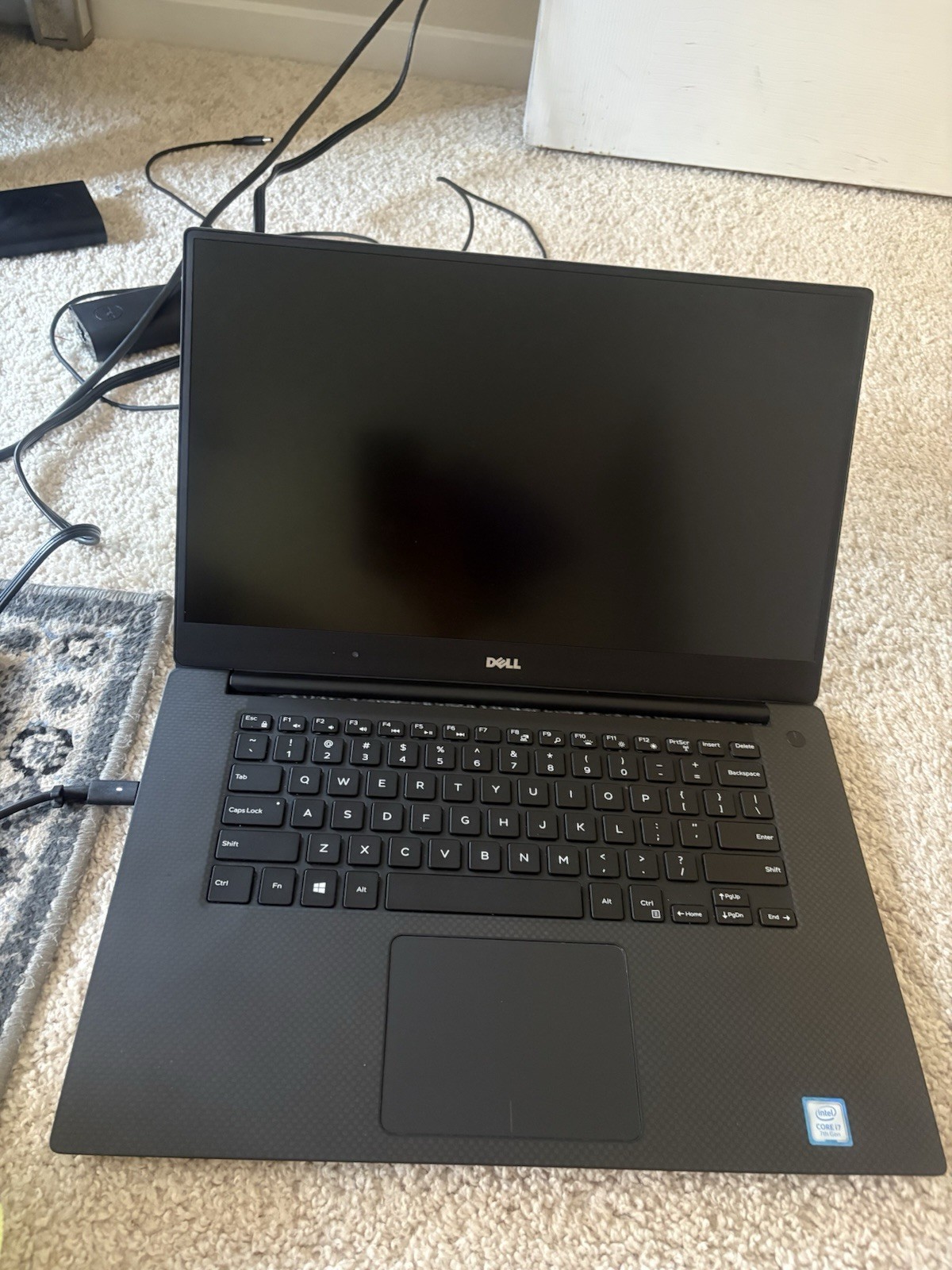 Dell XPS 15 9560 15.6″ i7-7700HQ 16GB SSD GTX 1050 Win11 Pro Silver