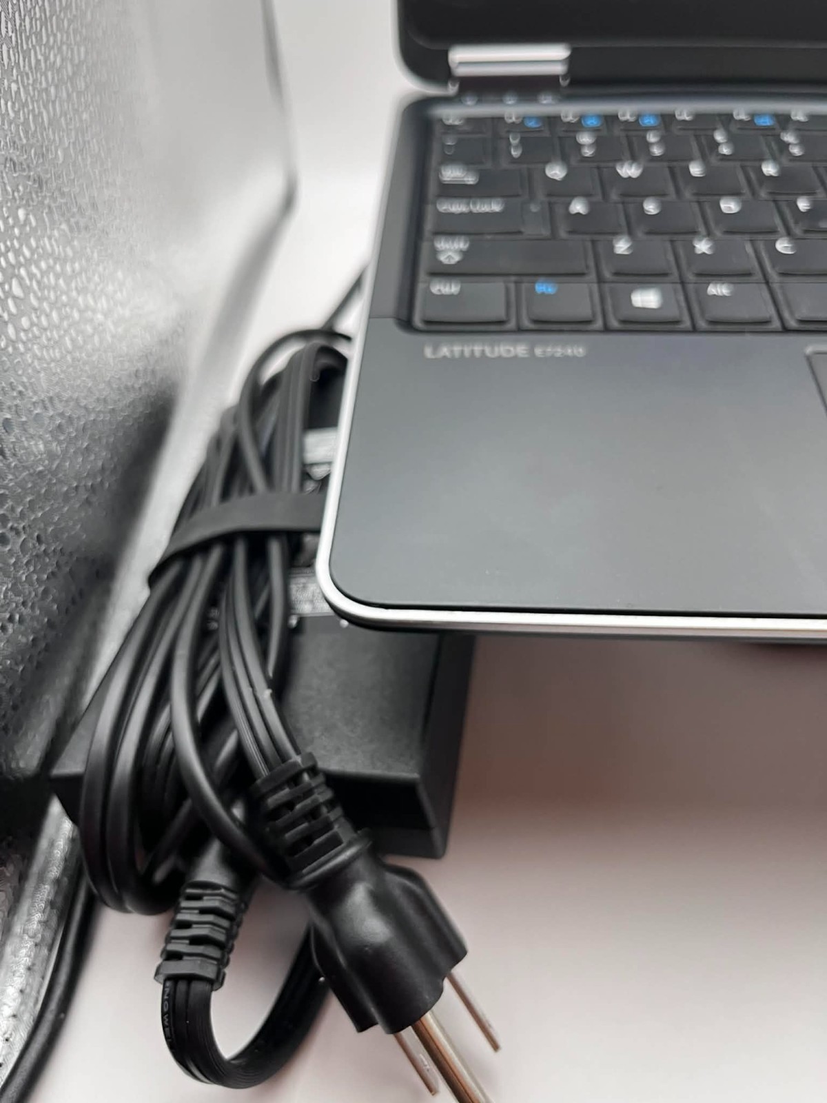 Dell Latitude|Linux Mint| i5-4310U| Backlit Keys |8GB RAM | 128GB SSD | 1 YR WTY