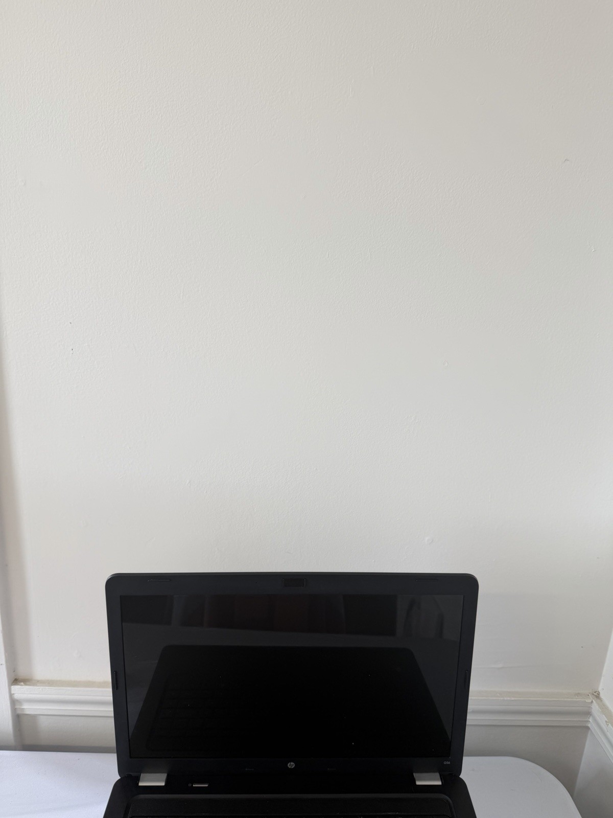 HP Notebook G56-129wm Laptop – Screen Leaks Light – Intel Celeron 900 – Read Des