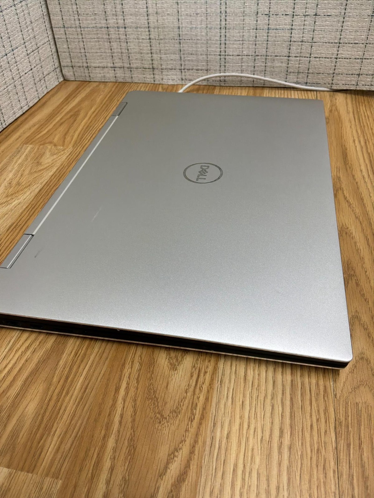 Dell XPS 15 9575 2-in-1 i7-8705G 16GB 256GB SSD Radeon RX Vega M 4GB Touch