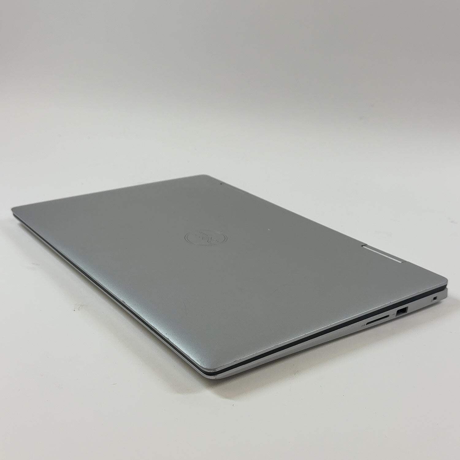 Dell Inspiron 15 5000 2-N-1 15.3 i5-8265U 1.6GHz 8GB RAM 256GB SSD