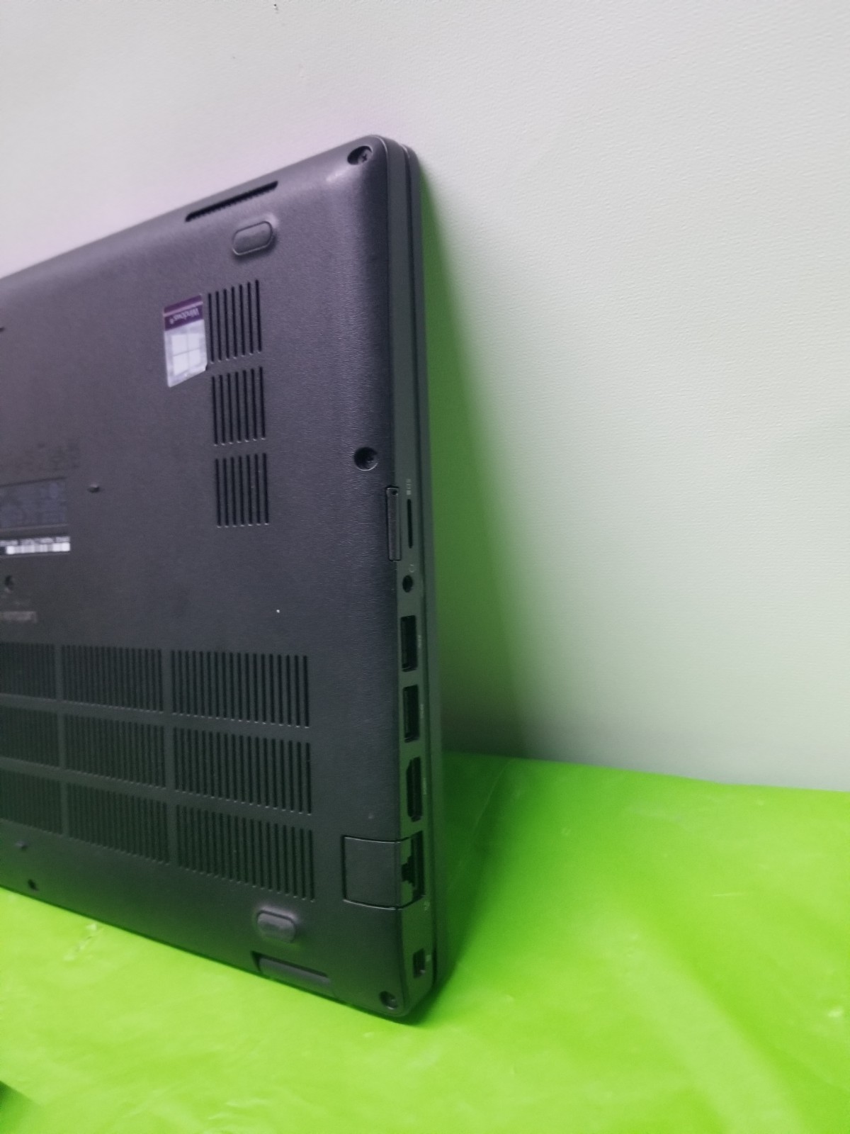 Dell Latitude 5400 14″ FHD i7-8665U 1.9GHz 512GB SSD 16GB RAM WIN 11 Pro