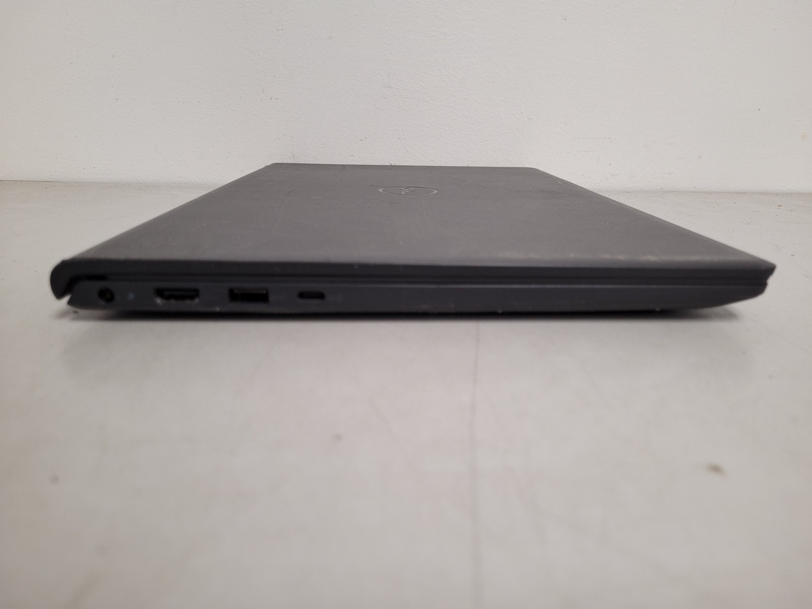 Dell inspiron 15 3525 Ryzen7 5825u 2000ghz 16gb ram 512gb ssd Charger 7XY7DF3