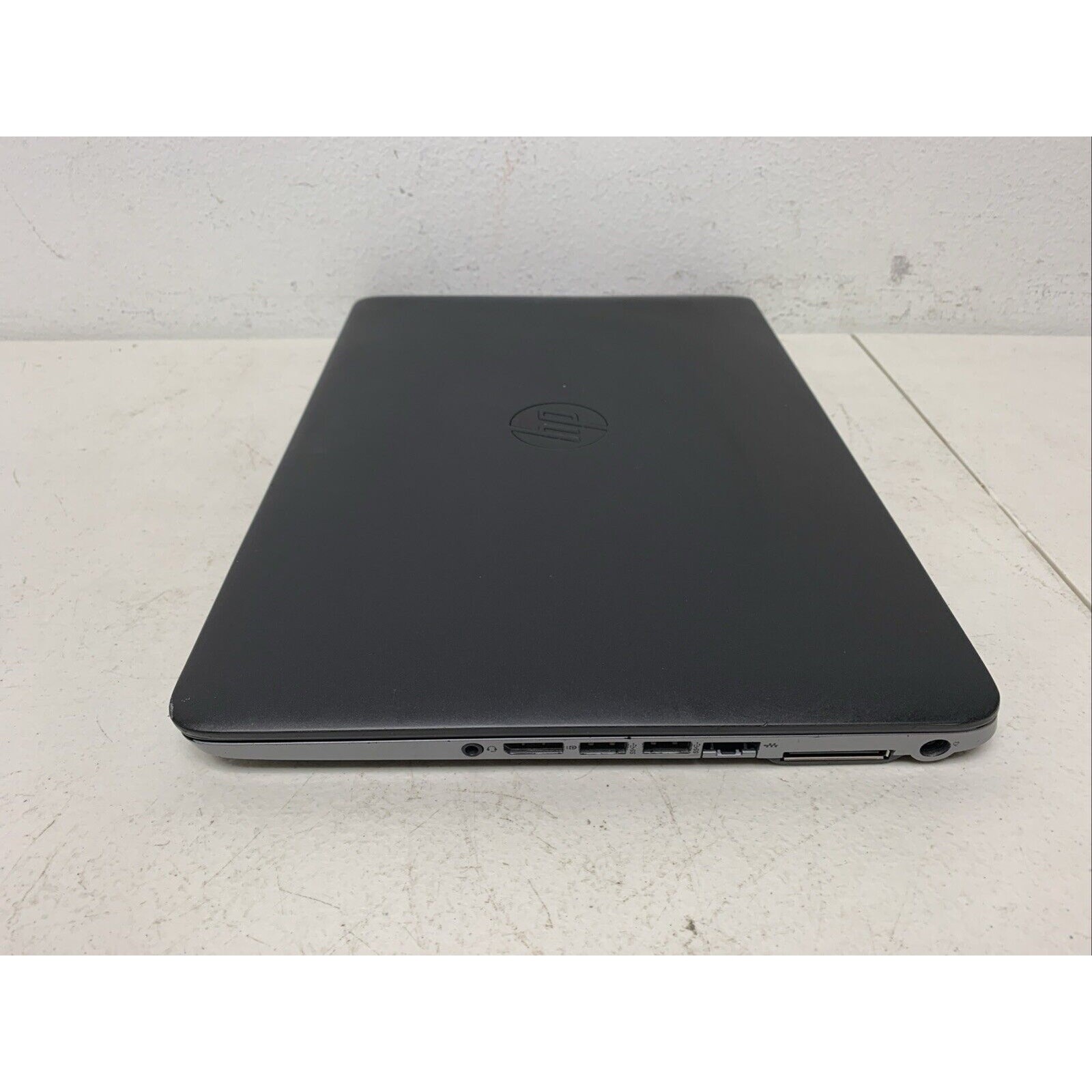 HP Elitebook 745 G2 AMD A10 Pro-7350B R6,10 2.1MHZ 8GB RAM 240GB SSD WIND 10 Pro