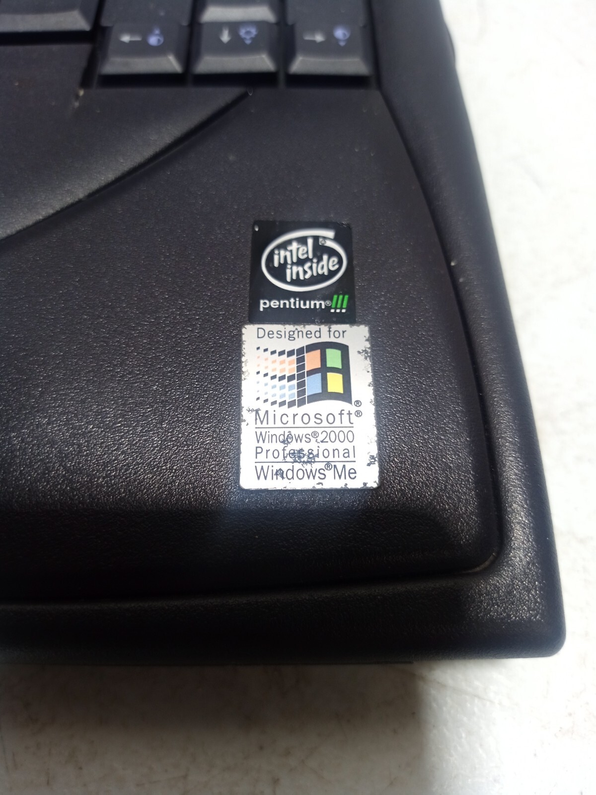 Dell Inspiron 2500 Laptop Intel Pentium III 318MB RAM No HDD No OS w/Power