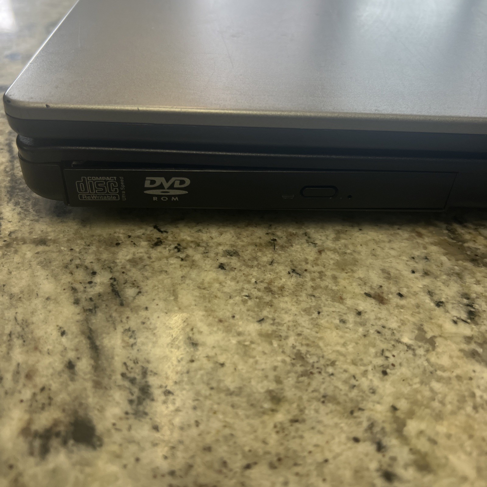 Vintage Dell Inspiron 1300 Laptop Celeron M 1..50GHz 0.99MB RAM HDD WinXP Read