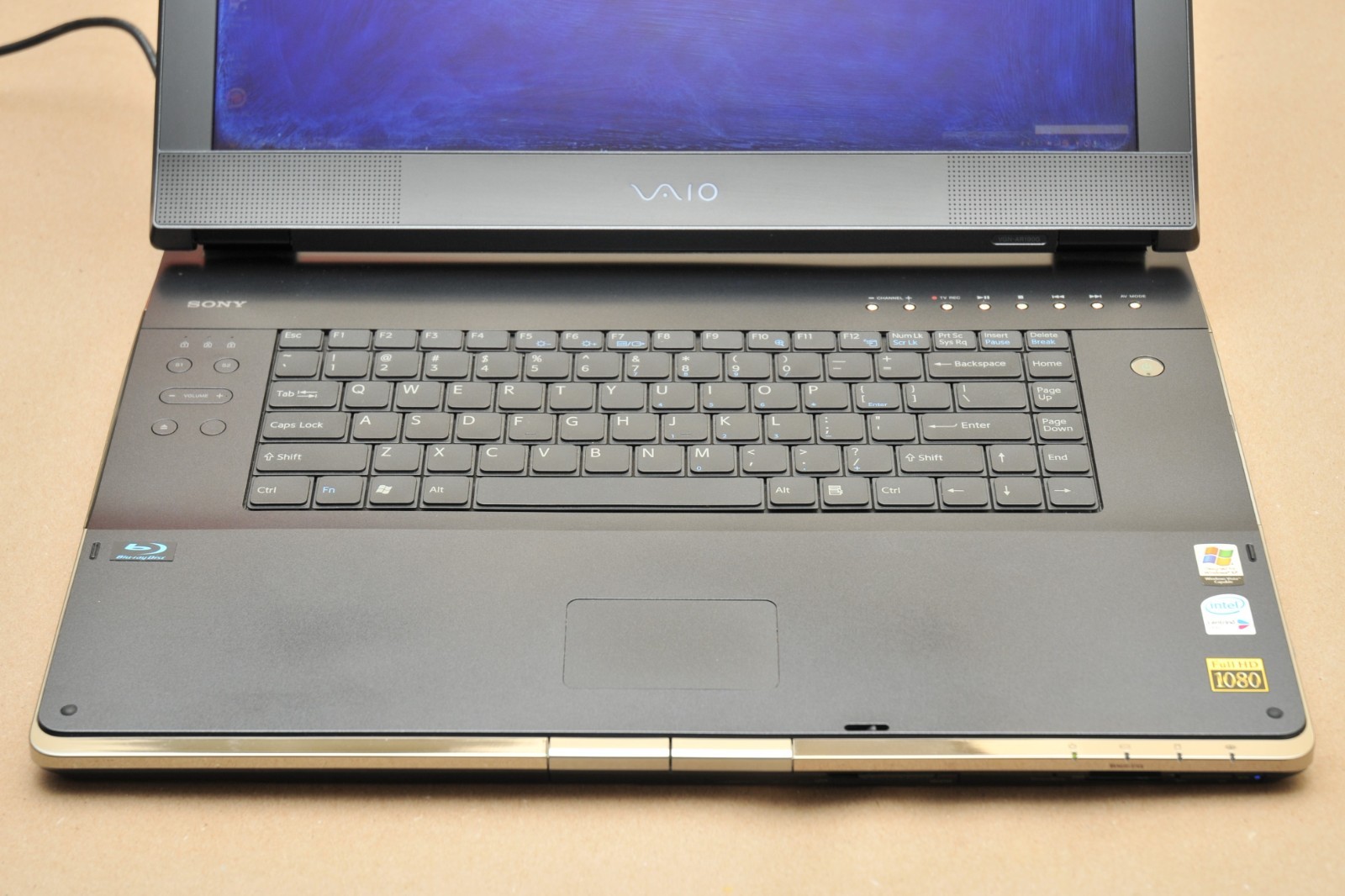 Sony VAIO VGN-AR190G CDuo T2500 GeForce Go 7600 128GB SSD 3GB RAM Windows Vista