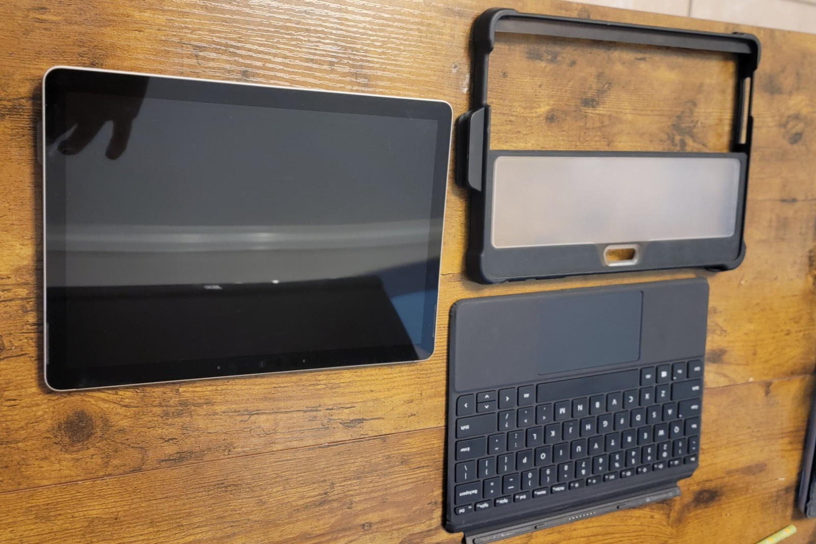 Microsoft Surface Go 2 (1926) 64GB w/Microsoft Type Cover Keyboard & a Case