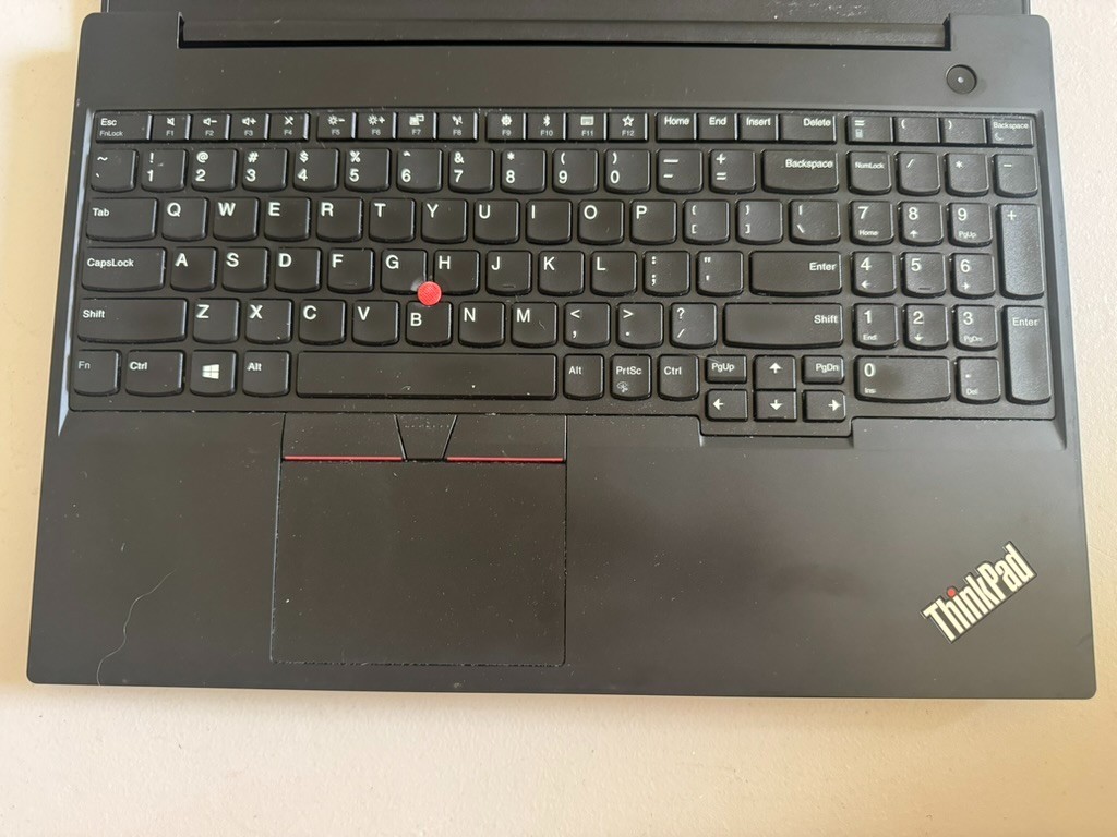 Lenovo ThinkPad E595 15.6″ Laptop AMD Ryzen 5 3500U 2.1GHz 8GB RAM – No SSD