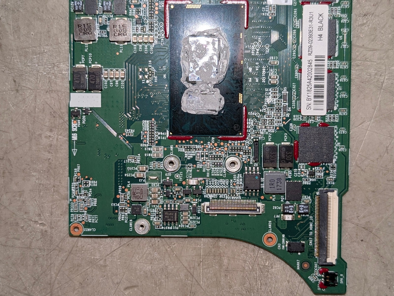 Razer Blade 13.3 inch laptop; Intel Core i7 8550U 1.8GHz; untested no ssd no ram