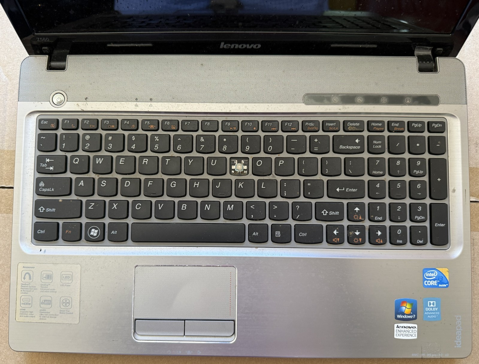 Lenovo IdeaPad Z560 15.6 Laptop Intel i3 M380 2.53 GHz 4 GB RAM 300GB *READ*