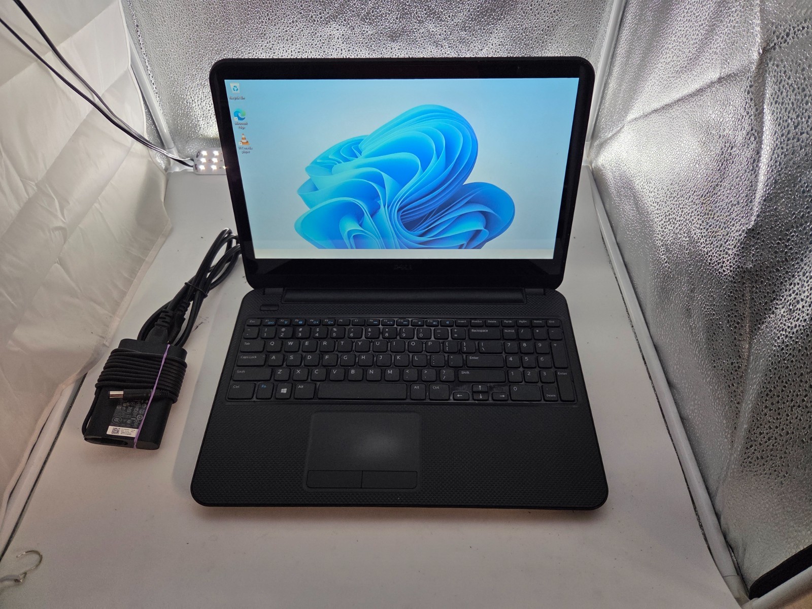 620196 Inspiron3521 w/charger.Pentium2127U.16GB.750GB HDD.15.6″Touch.W11.Mint!