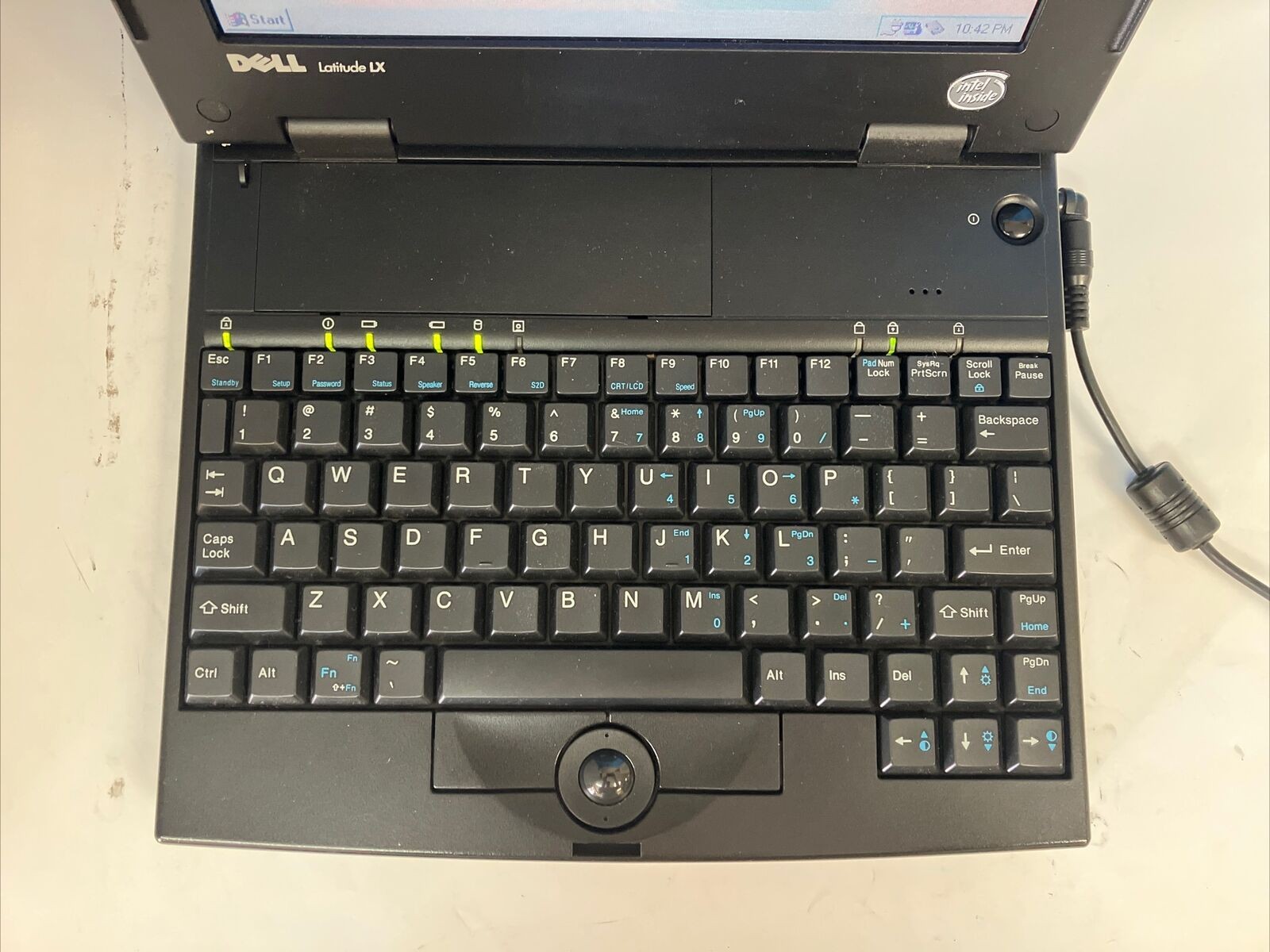 Dell Latitude LX 4100T 10.5″ Laptop 80486 CPU / 12MB RAM / Windows 95 (Read) ~