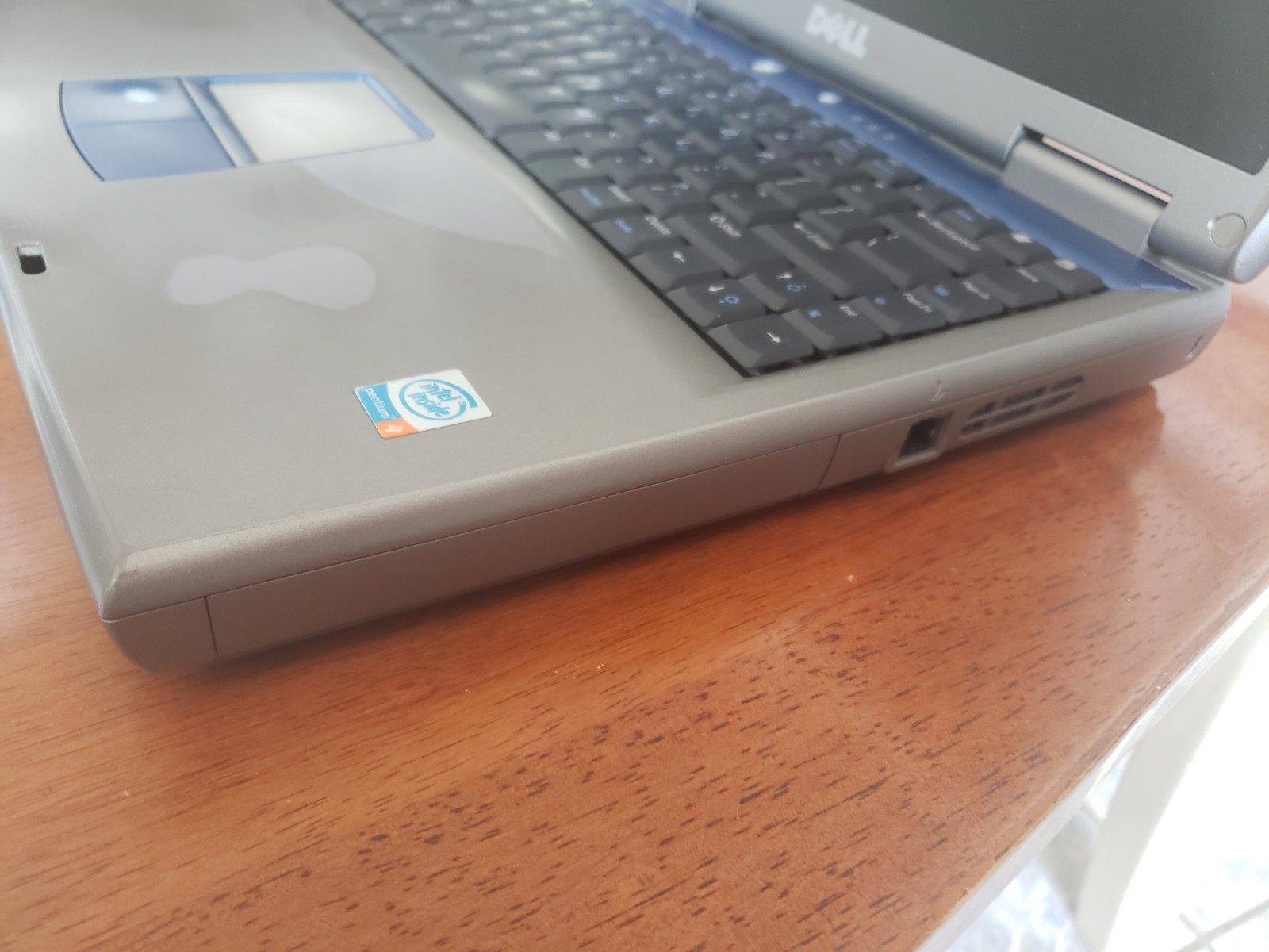 Vintage Blue Dell Inspiron 5150 Intel Pentium4 2.66ghz 512MB GeForce 20GB WinXP