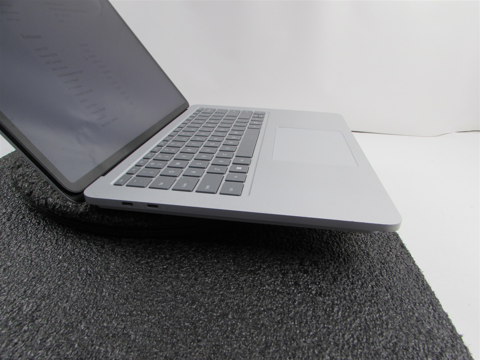 Microsoft Surface Laptop Studio 1964 i7-11370H 1TB SSD 32GB RTX A2000 *No A/C*