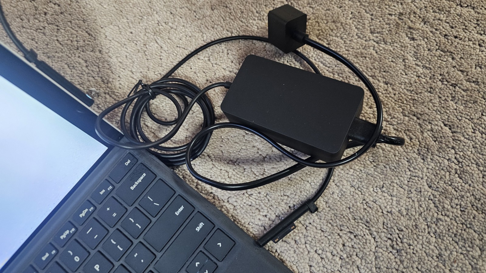 Microsoft Surface Pro 4 12″ Intel i5-6300U – 1724, Missing SSD