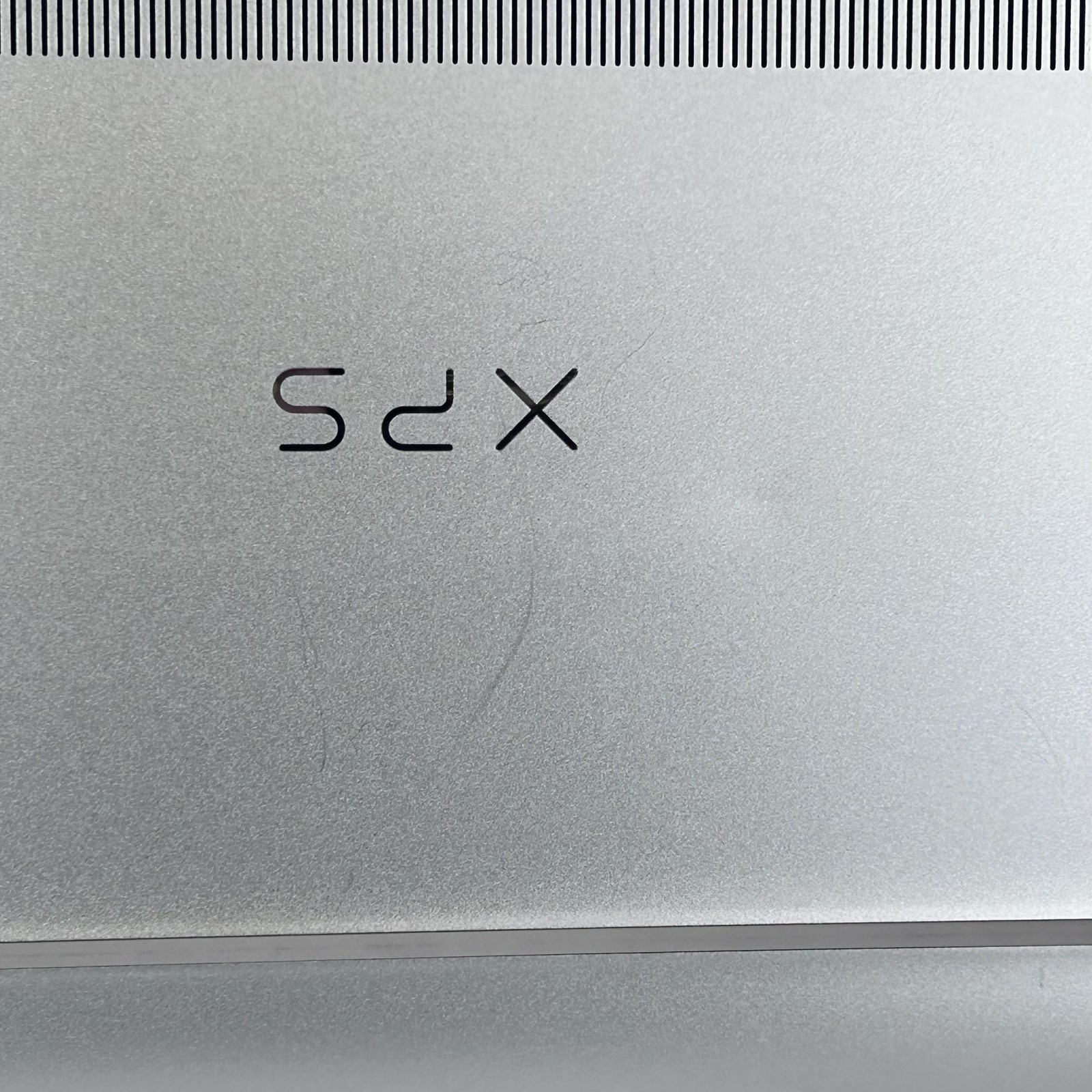 Dell XPS 15 9520 Silver FHD+ 2.3 GHz i7-12700H 32GB 1TB SSD RTX 3050 Ti – BENT