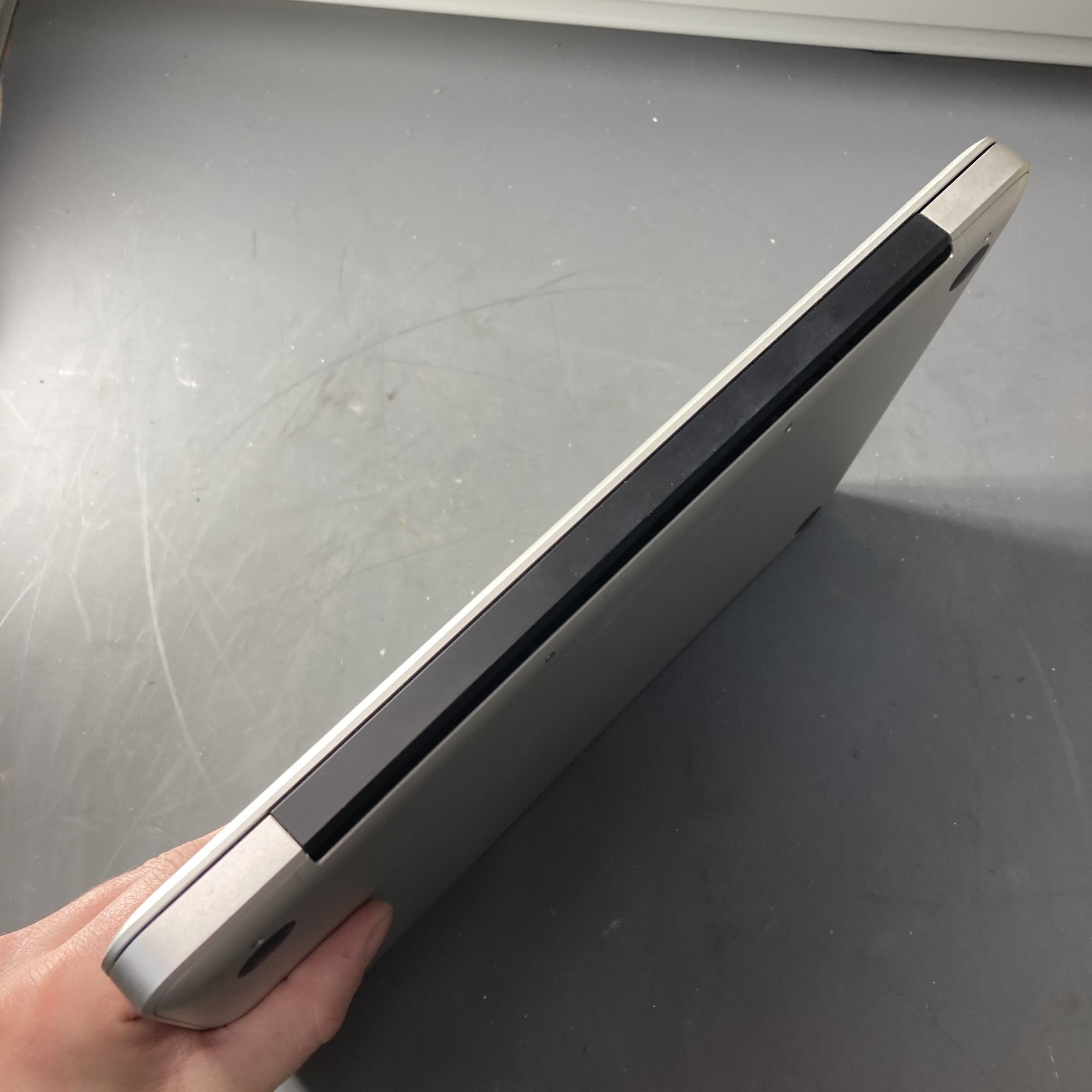 Apple MacBook Pro 13″ Core 2 Duo T8600 2.4GHz 8GB RAM 250GB HDD MacOS Yosemite