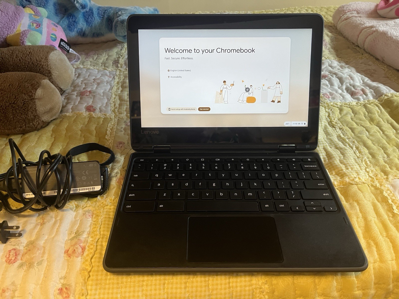 Lenovo 300e Chromebook 81H0 (11.6″ Touch, 4GB, 32GB eMMC, ChromeOS) w/ Charger