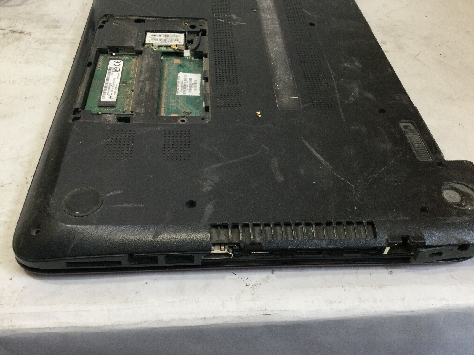 HP Pavilion 15-F211WM – INTEL PENTIUM – 4GB RAM – FOR PARTS -READ DESCRIPTION-BB