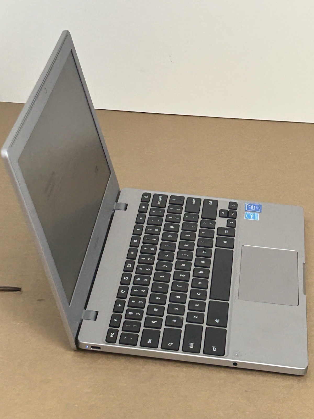 SAMSUNG XE310XBA Chromebook 4 11.6″ , NO Power Cable(Poor Surface)
